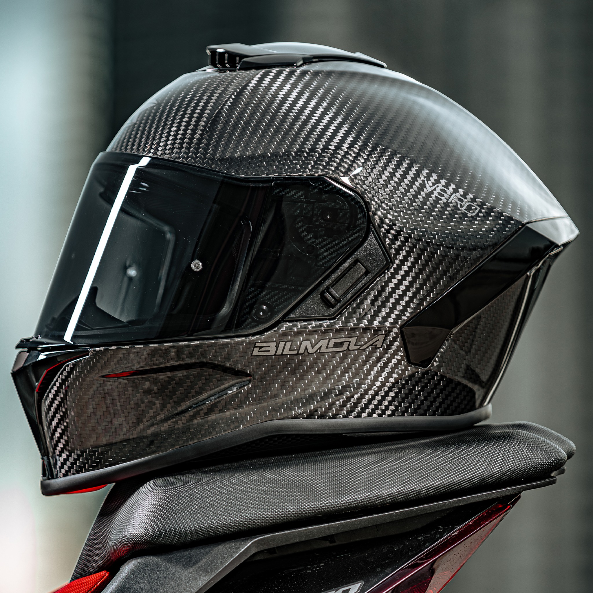 หมวกกันน็อค BILMOLA VERO 6K CARBON พร้อมของแถมสุดพรีเมียม Bilmola Helmet Bag และ Black Visor แว่นสองชั้น