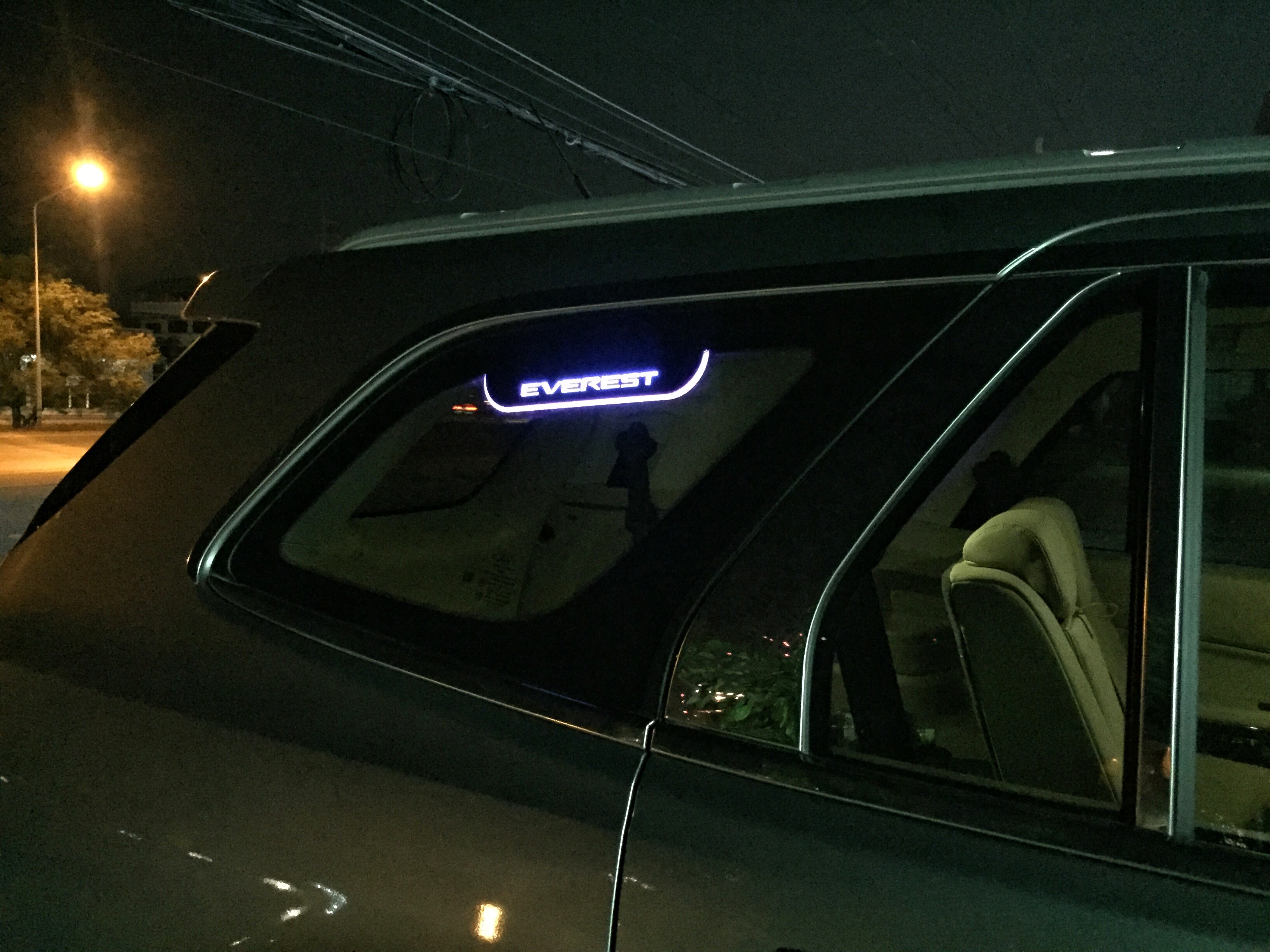 LED Rear Windows Upper ไฟขอบหน้าต่าง Everest