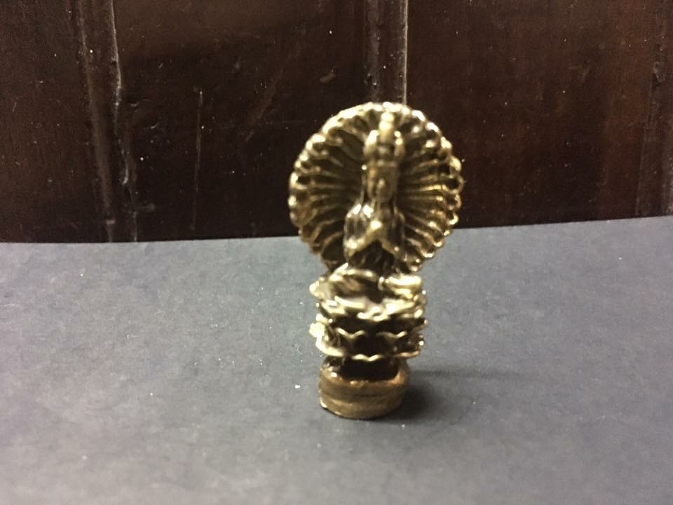 เจ้าแม่กวนอิมพันกร ทองเหลือง