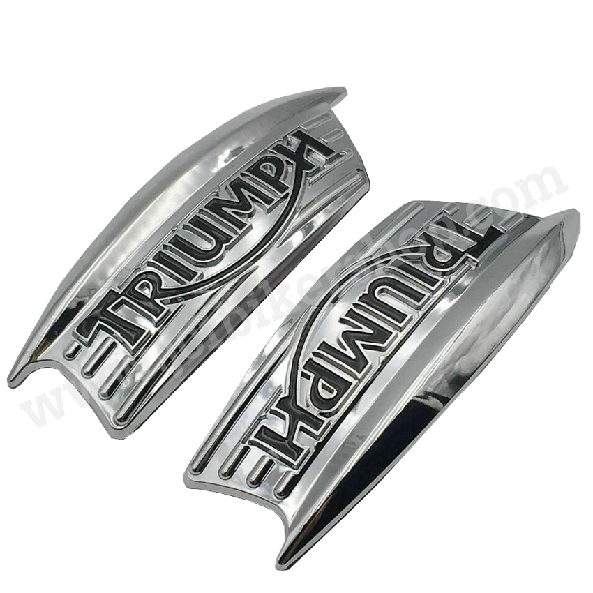 สติ๊กเกอร์โลโก้ตัวหนังสือ TRIUMPH พลาสติก Chrome.