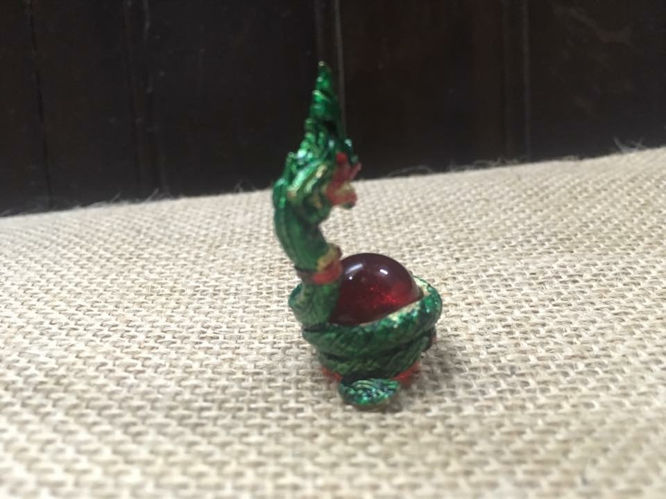 พญานาค พันลูกแก้ว องค์เล็ก บูชาหน้ารถหรือโต๊ะทำงาน