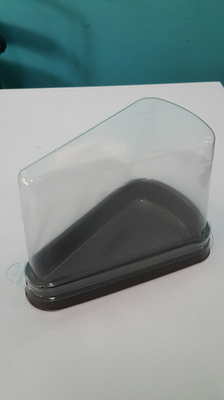 กล่องพลาสติกครอบเค้กสามเหลี่ยมสูง