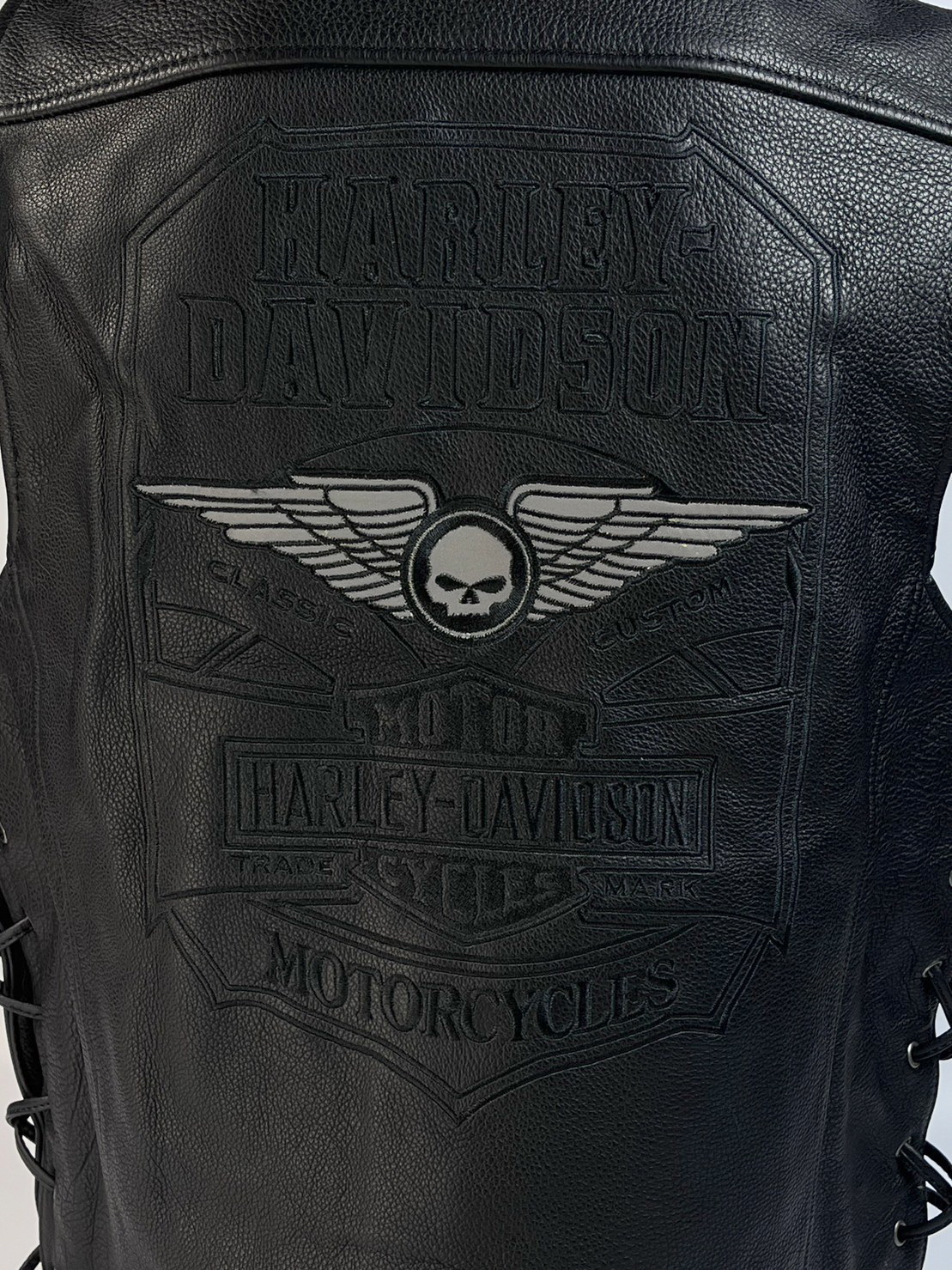 เสื้อกั๊กหนัง Vest leather H-D #97030-11VM