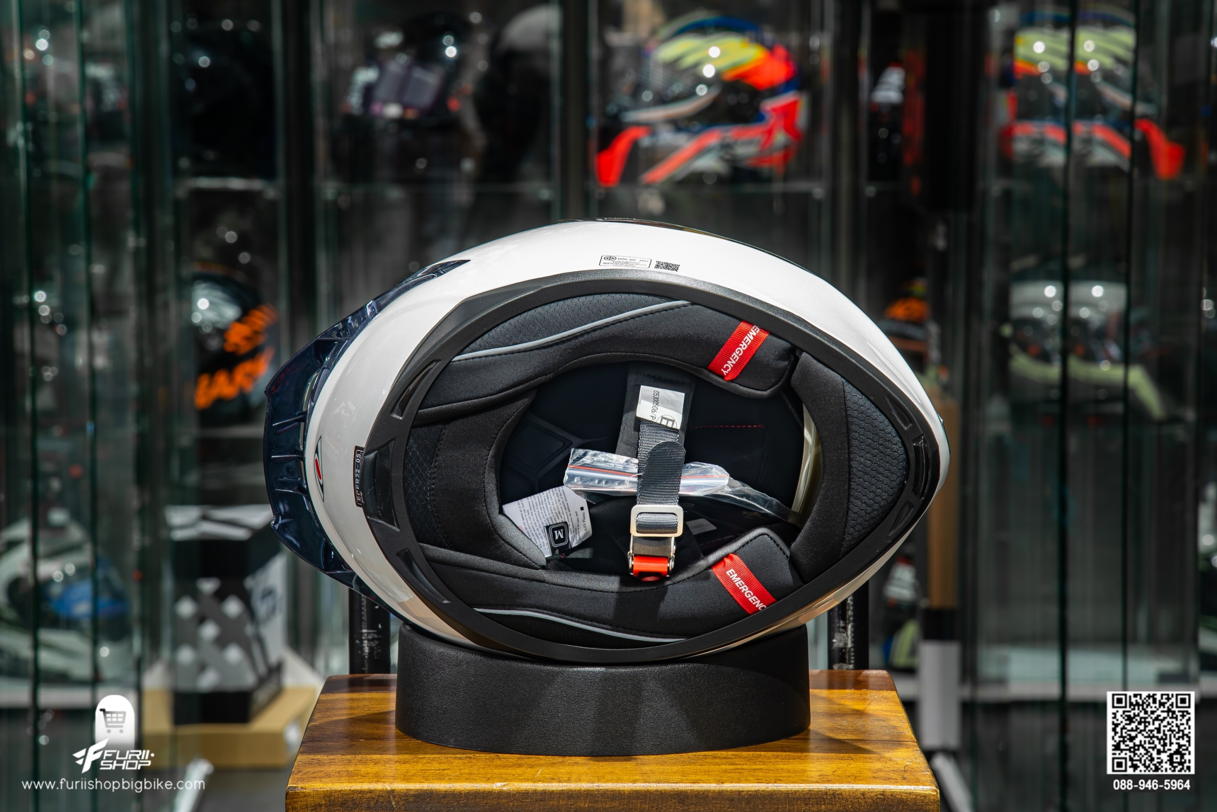 หมวกกันน็อค REAL RAPTOR STRATOS ขาว