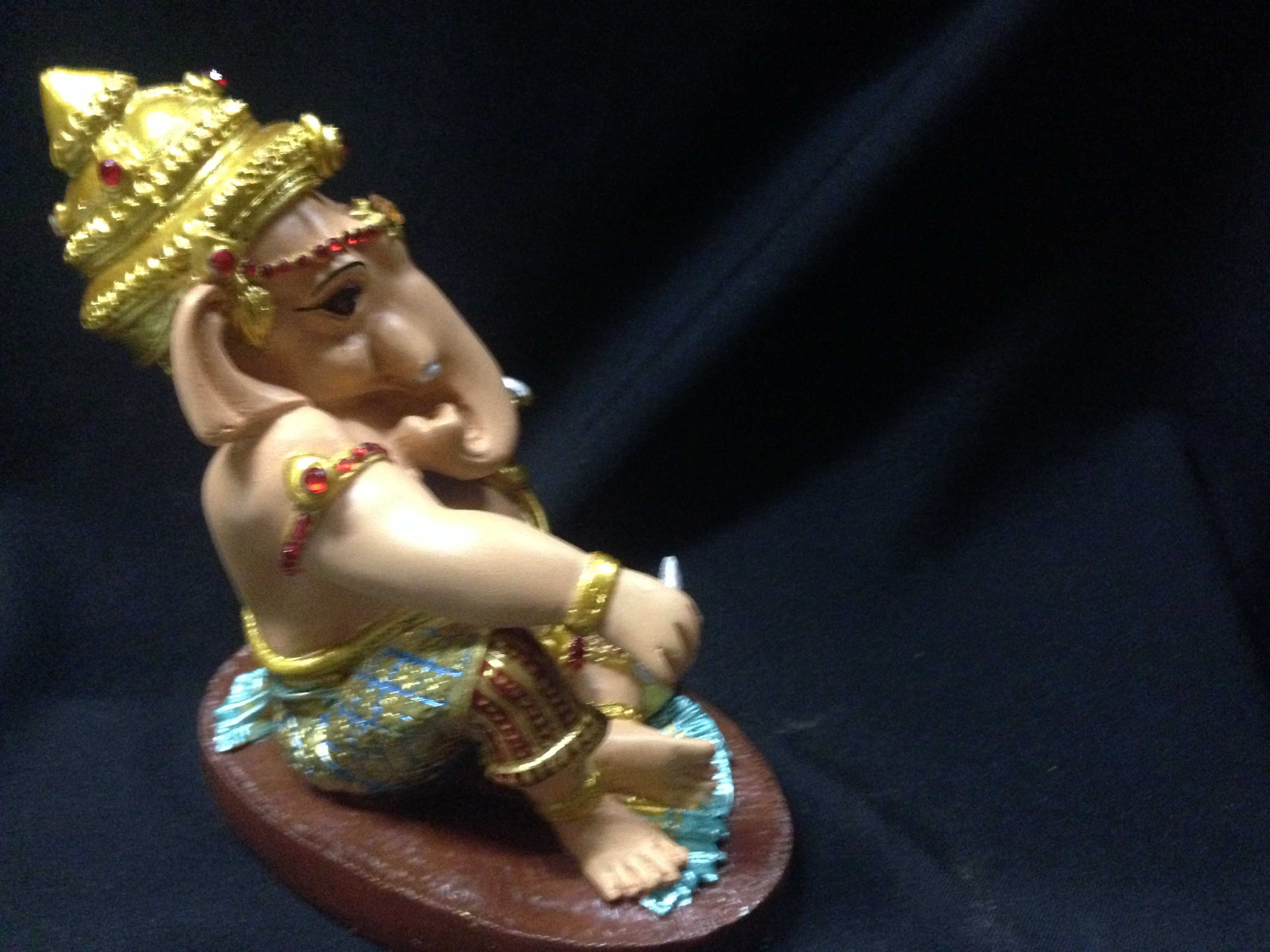 พระพิฆเนศปางเสวยสุข นอนเอกเขนก 2กร