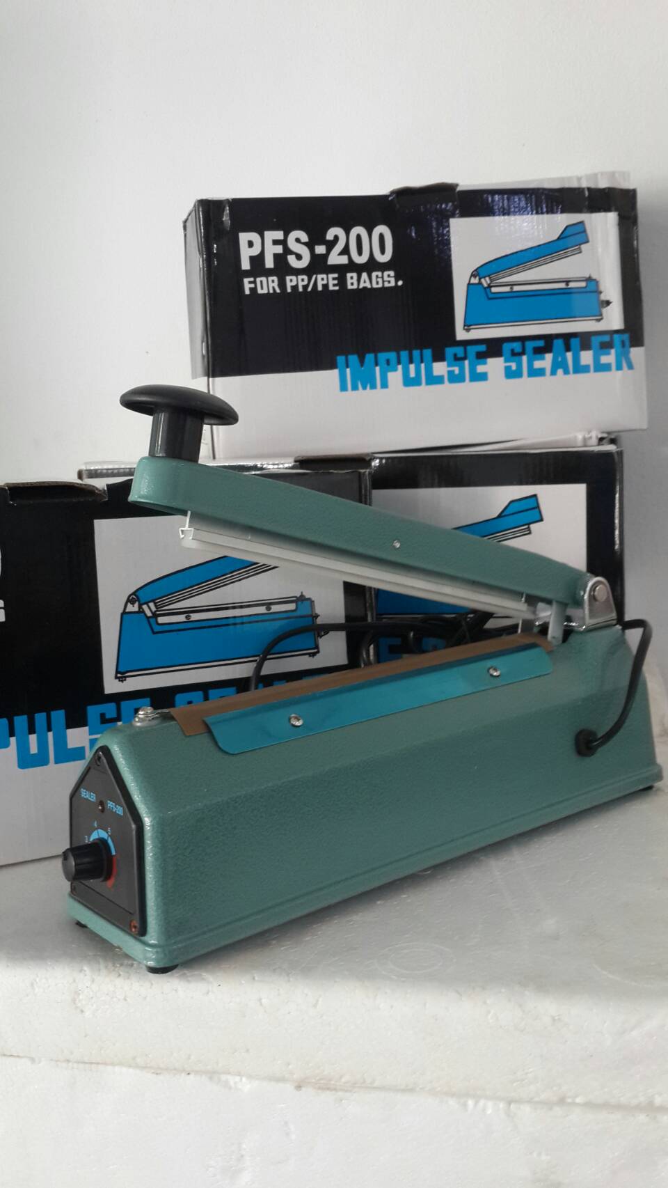 เครื่องซีลมือกด FS-200 ความกว้าง 20 ซม 200 Watt แถบ2มม. ตัวเครื่องโลหะ