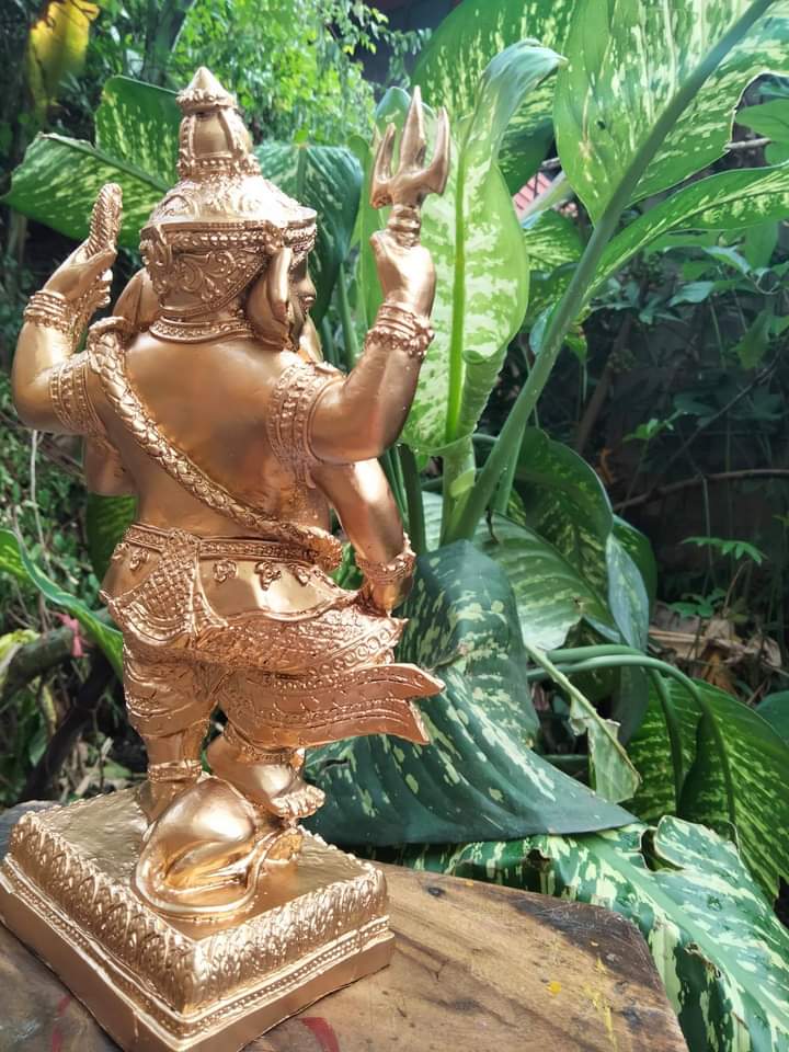 พระพิฆเนศร ปางเจริญโภคทรัพย์ องค์สีทองคำอำพัน ยิ่งเสริมอำนาจและบารมีครับ...