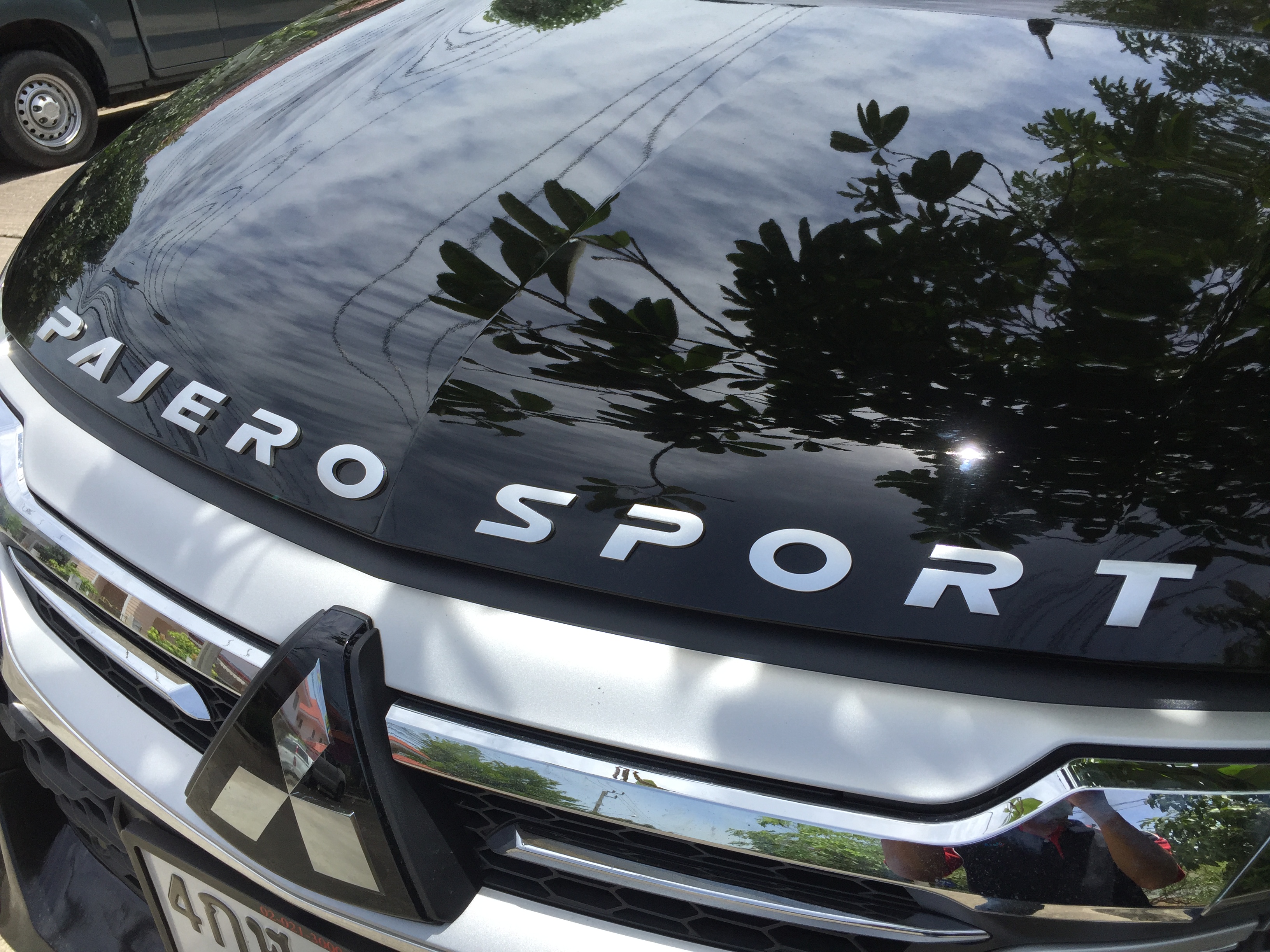 ตัวหนังสือ Pajero Sport สีเงินด้าน Silver