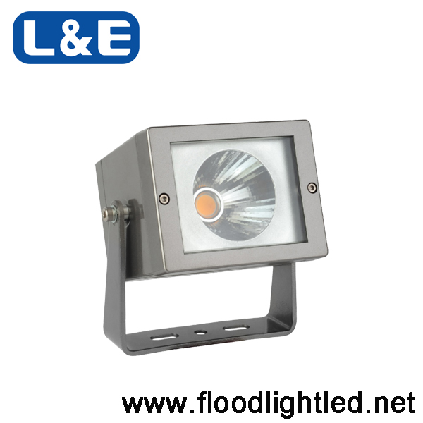 สปอร์ตไลท์ LED L&E 20W (แสงส้ม)