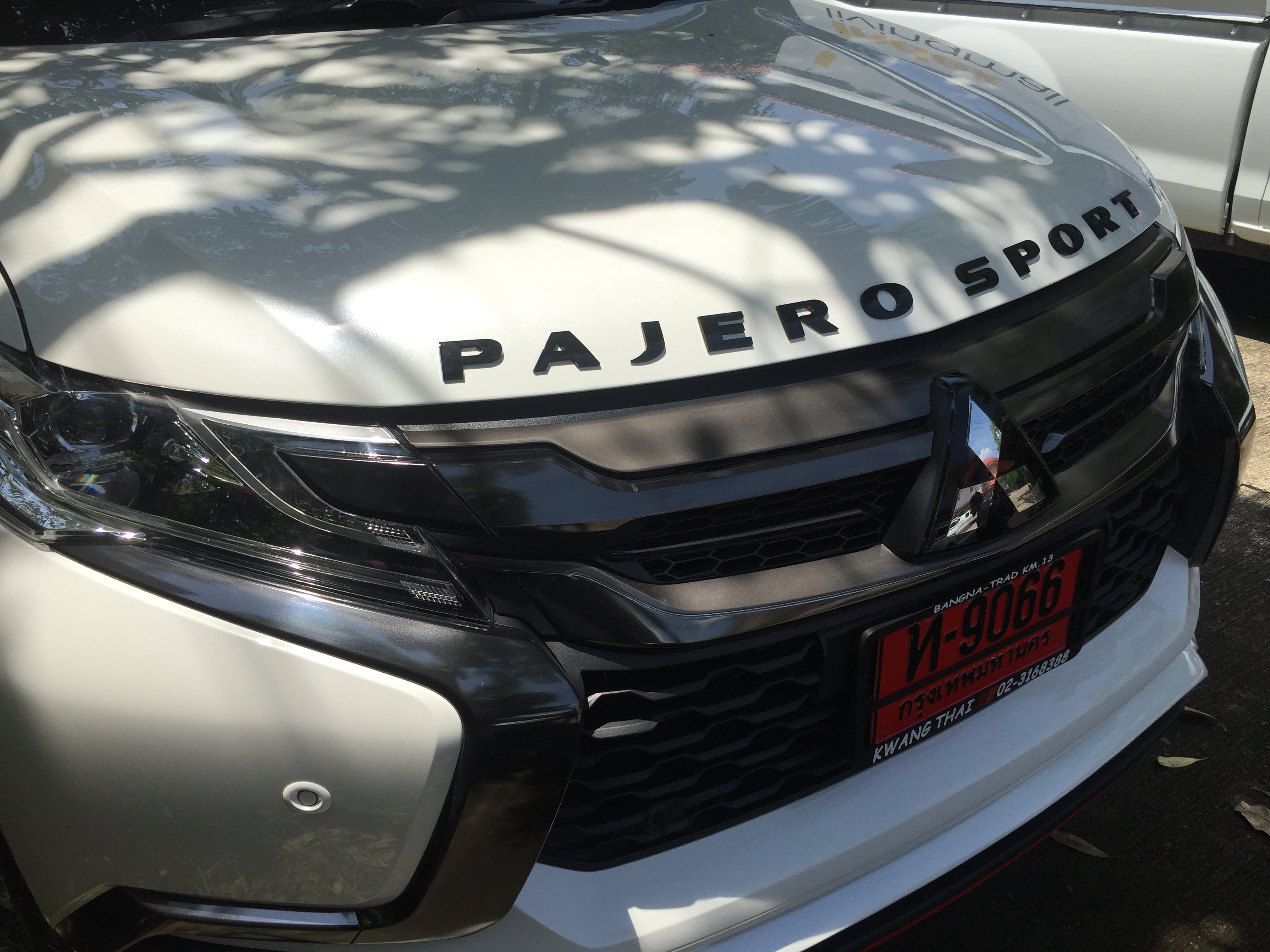 ตัวหนังสือ Pajero Sport สีดำเงา Grossy Black (Classic)