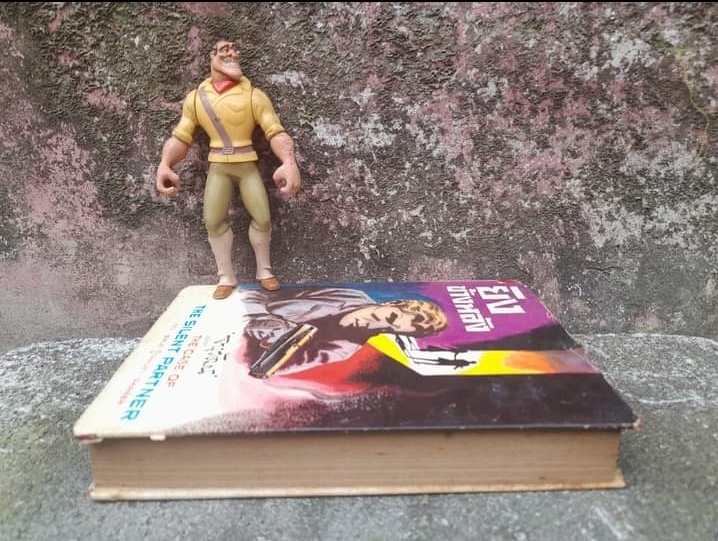 ยิงข้างหลัง ของ ERLE STANLEY GARDNER