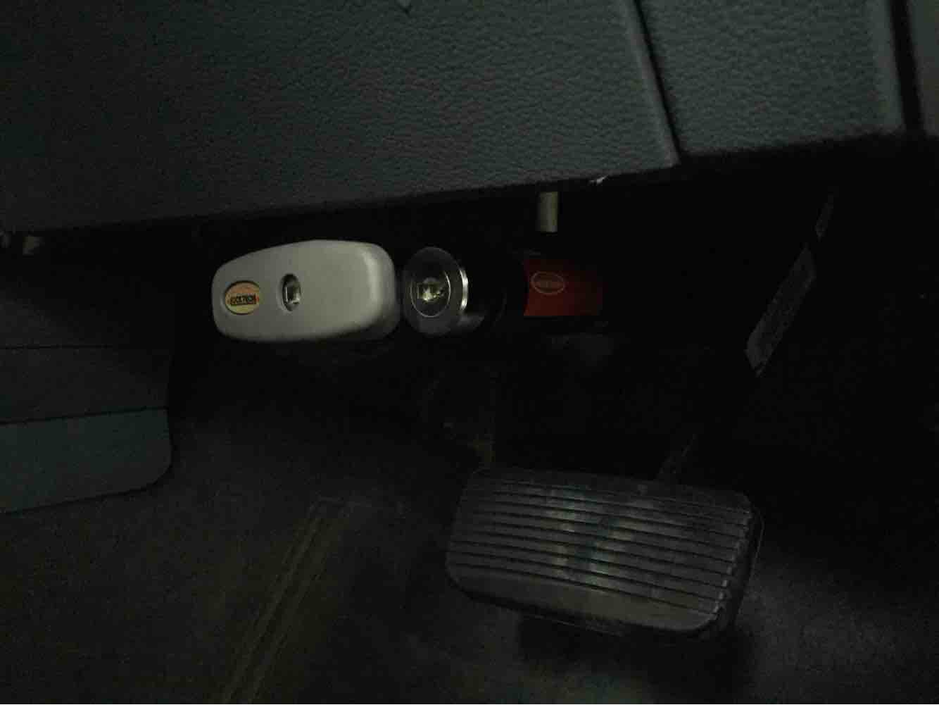 Locktech กล่องส้ม ล็อกเบรก Ranger