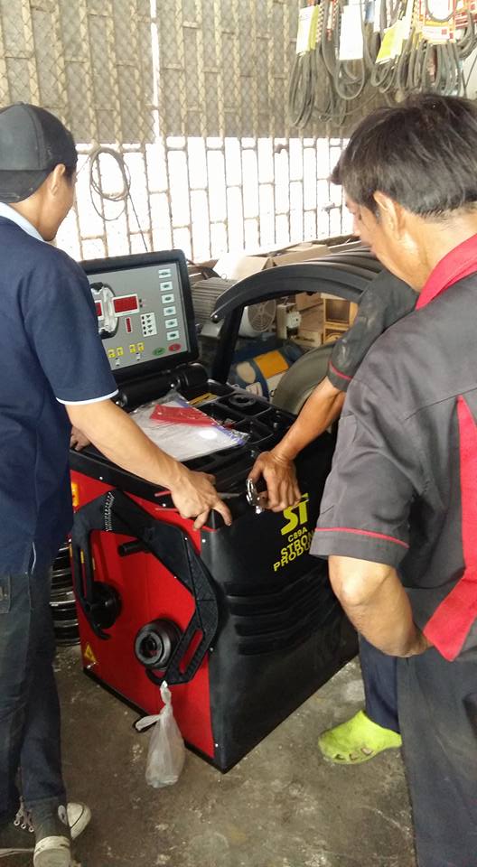 เครื่องถ่วงล้อ รุ่น C89A