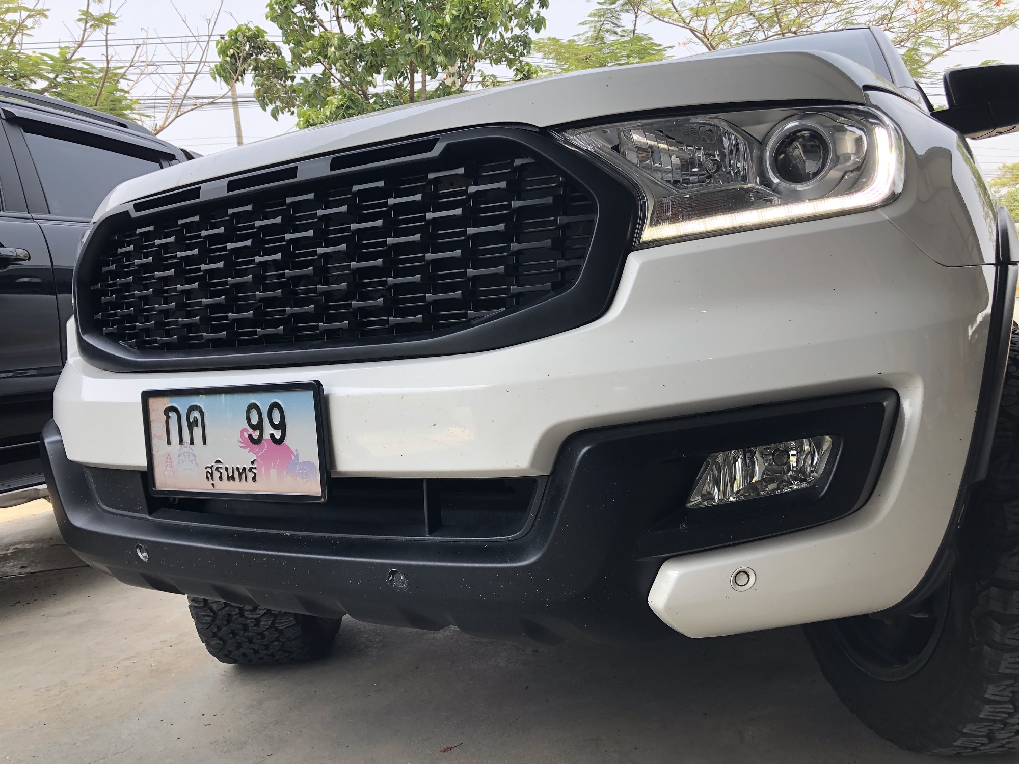 กระจังหน้า Foro Everest 2.2/3.2 2015-2018 สีดำเงา