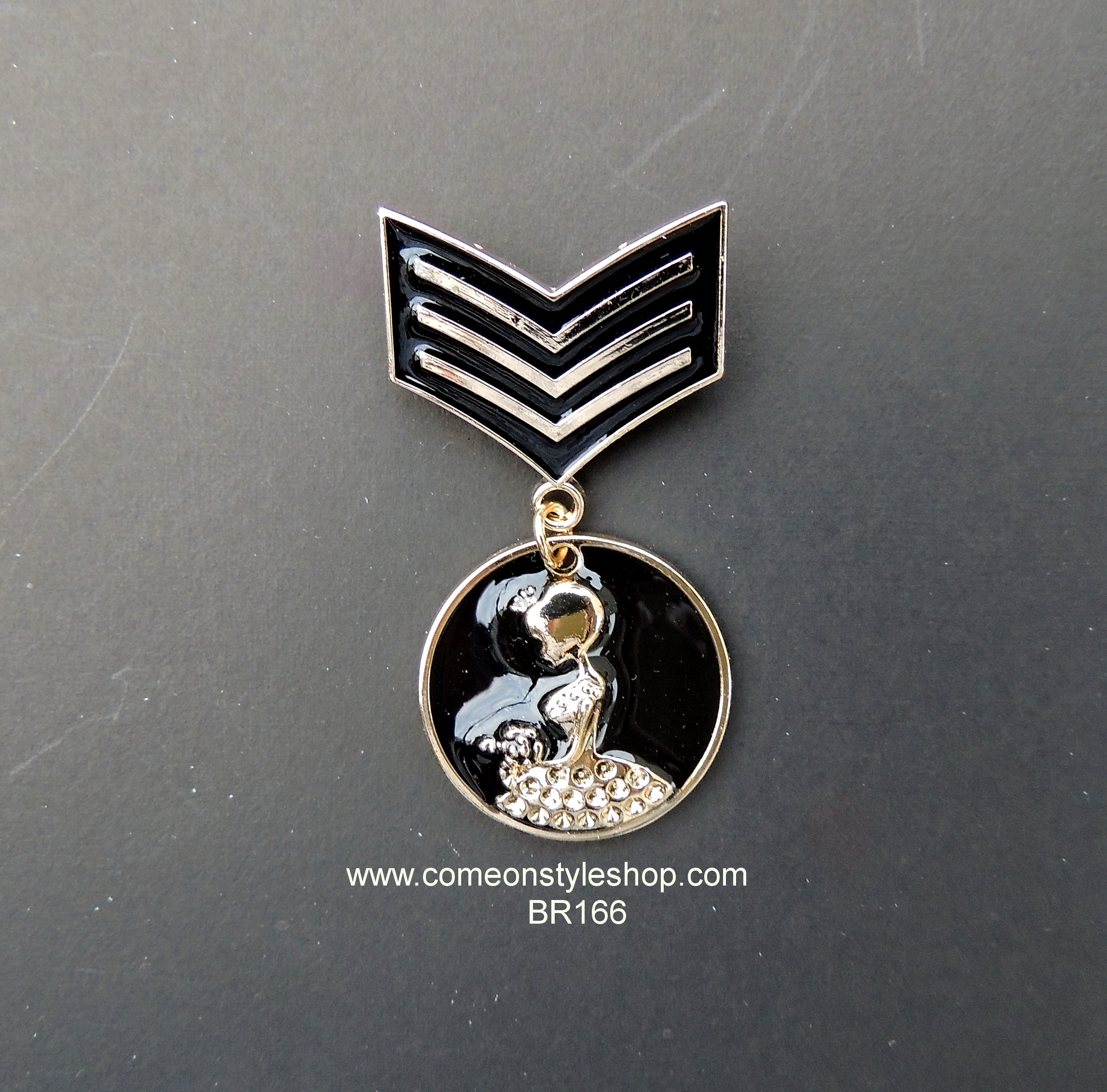 เข็มกลัดยศทหาร เข็มกลัดประดับยศ เข็มกลัดแฟชั่น เคลือบดำทอง Military Army Badge, Uniform Brooch Pin, Fashion Accessory ฺBR166