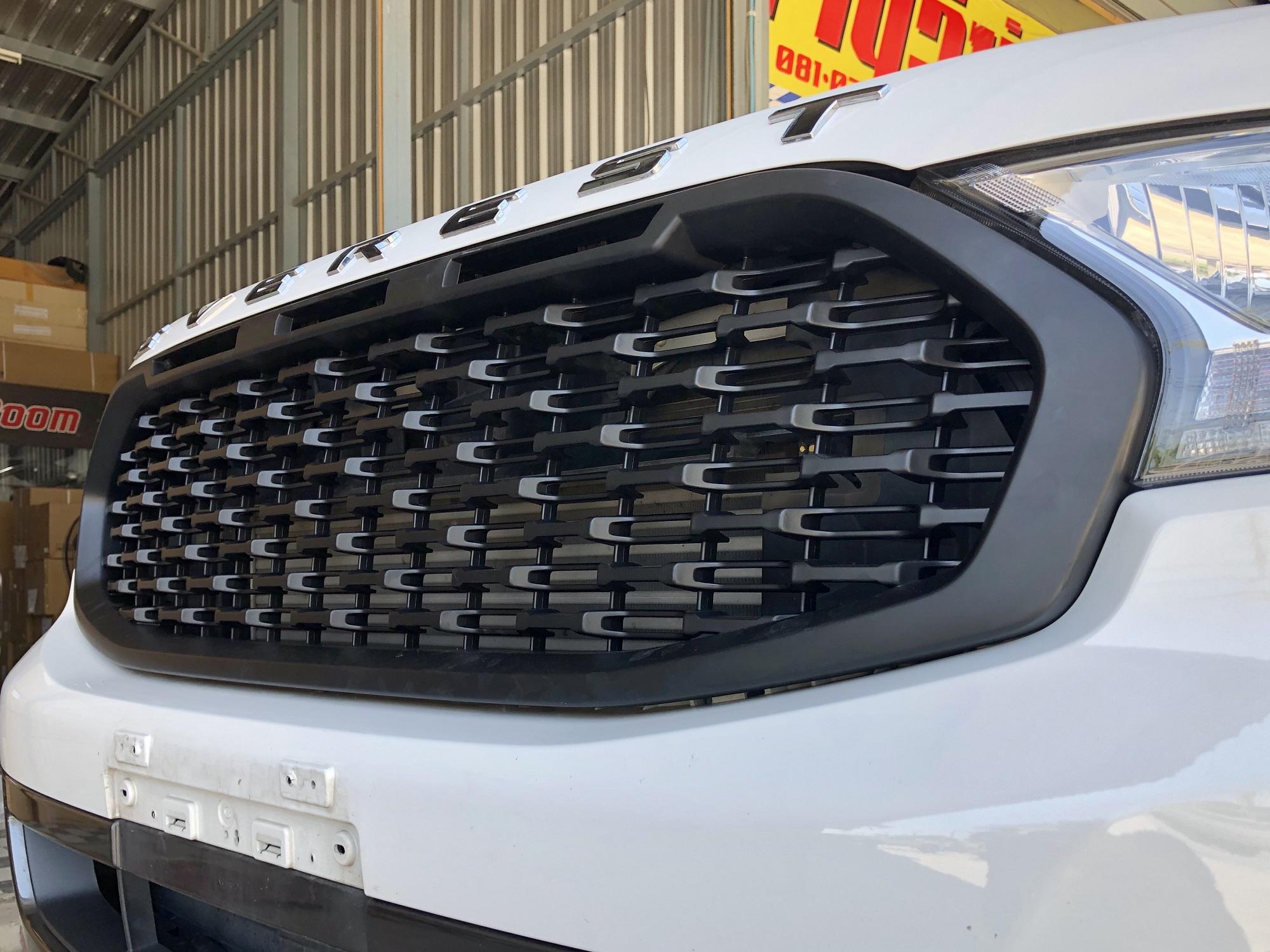 กระจังทรงมัสแตง Foro Everest 2.0 2019-2021 สีดำด้าน