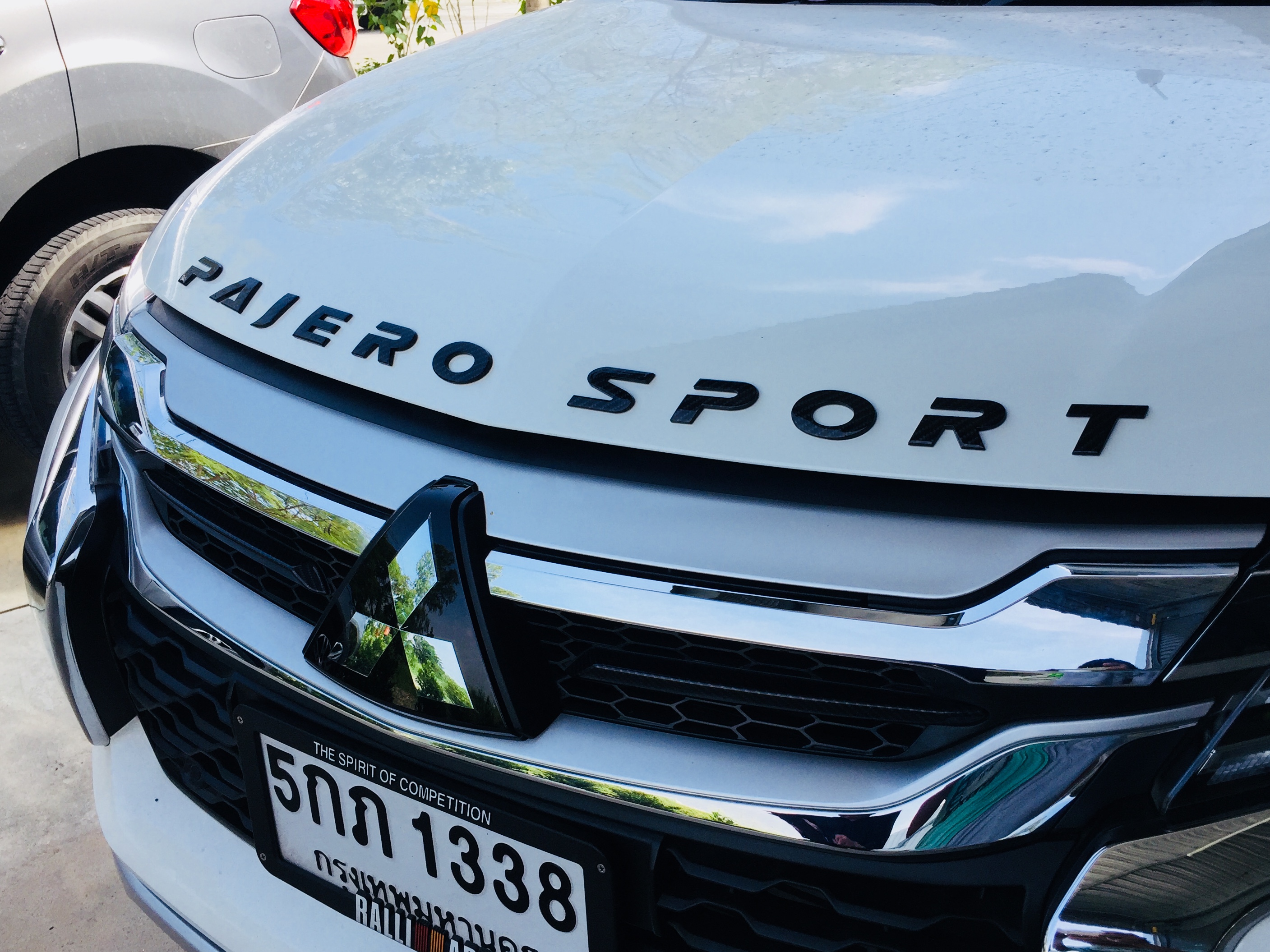 ตัวหนังสือ Pajero Sport สีเคฟลา