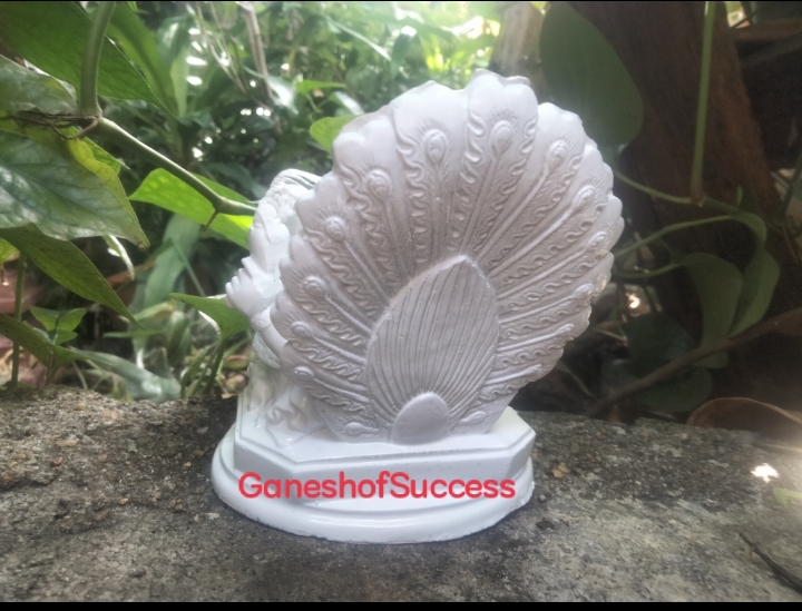 พระพิฆเนศประทับคู่นกยูง สีขาวล้วน เสริมความสำเร็จด้านความรัก สำเนา