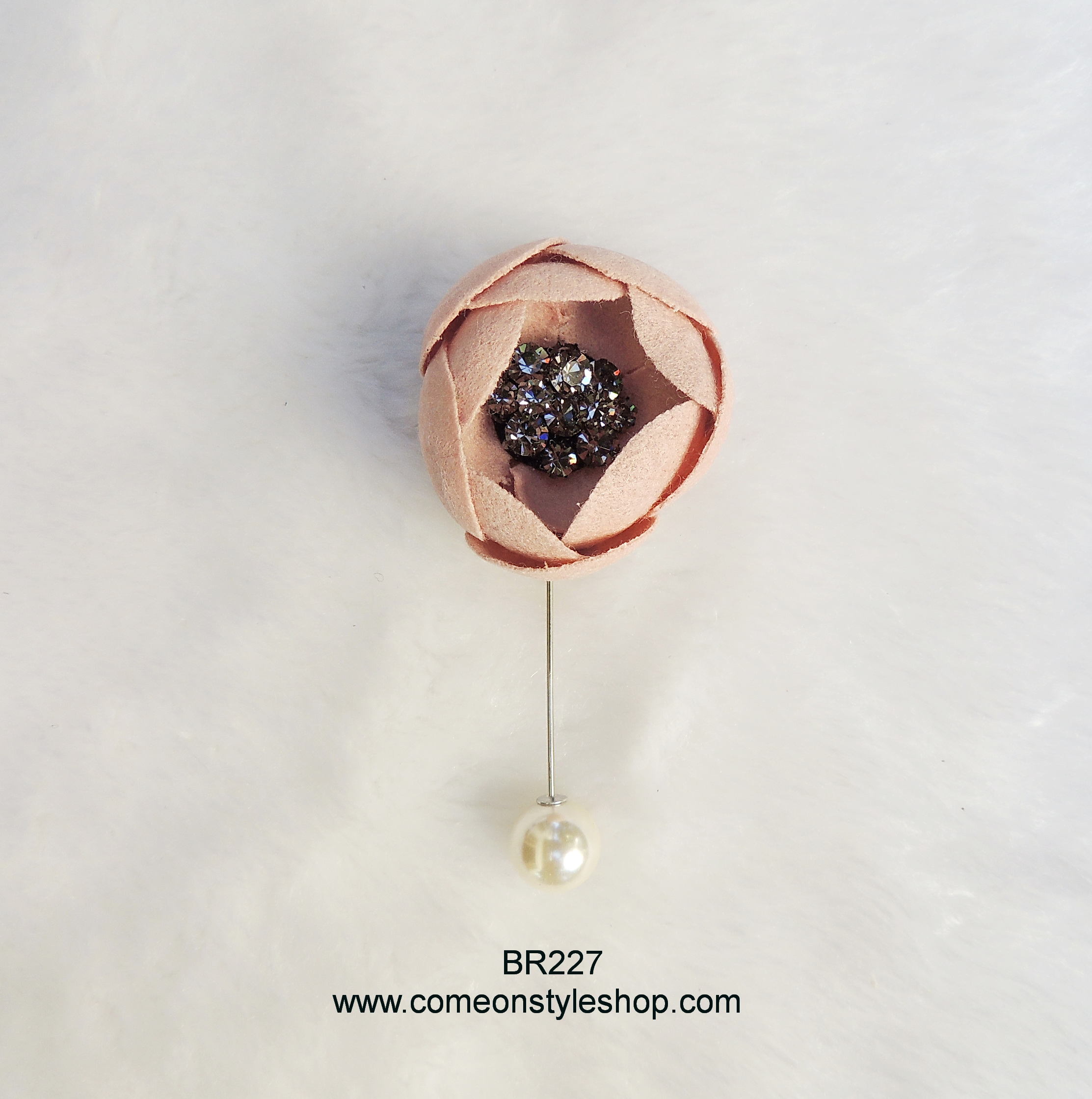 เข็มกลัดติดปกเสื้อ เข็มกลัดพินดอกไม้ผ้าสีชมพู peach ประดับเกษรคริสตัล Pink Peach Flower Pin BR227