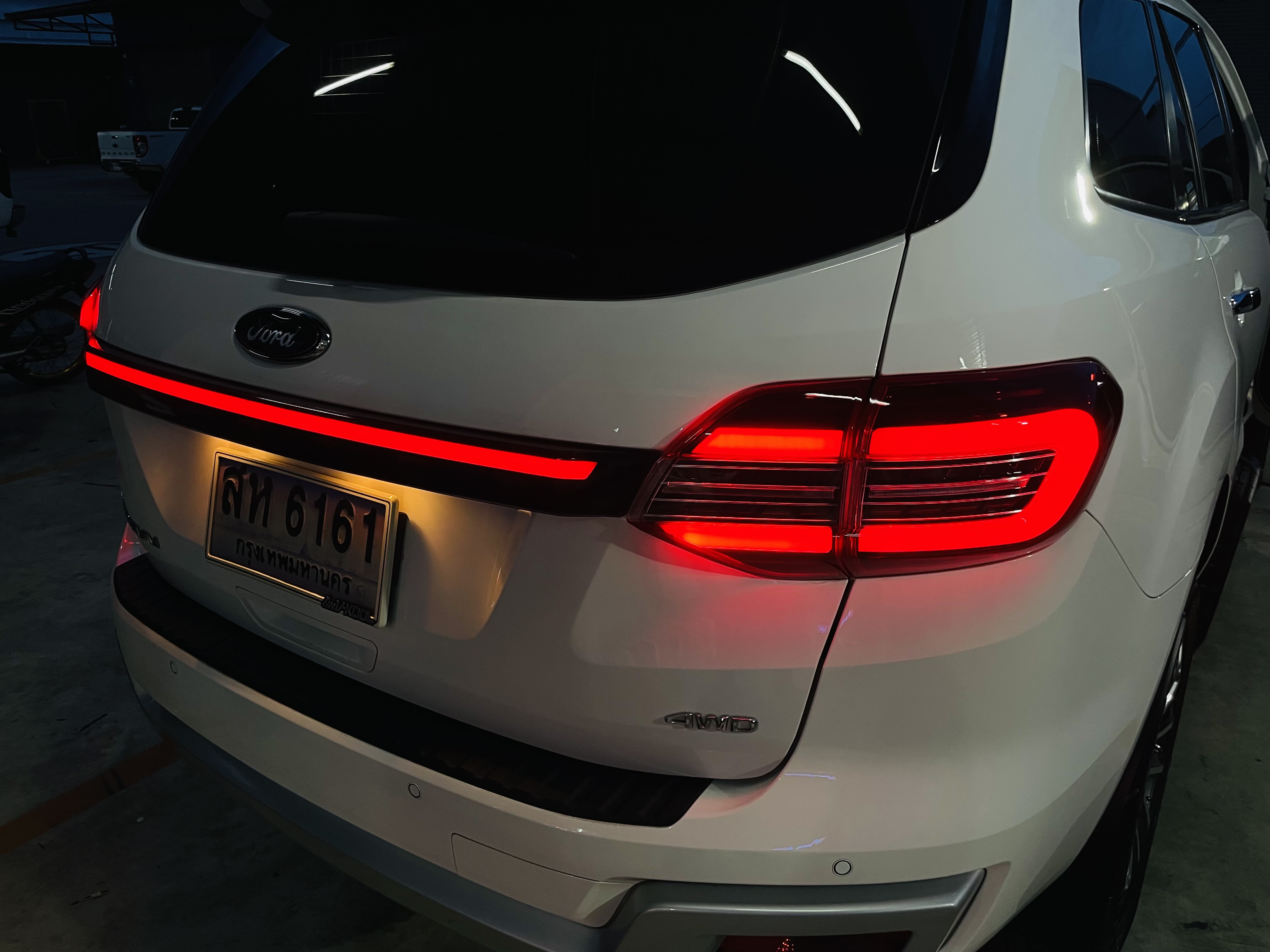 คาดท้าย Everest ทรง Cayenne (ไม่รวมไฟท้าย)