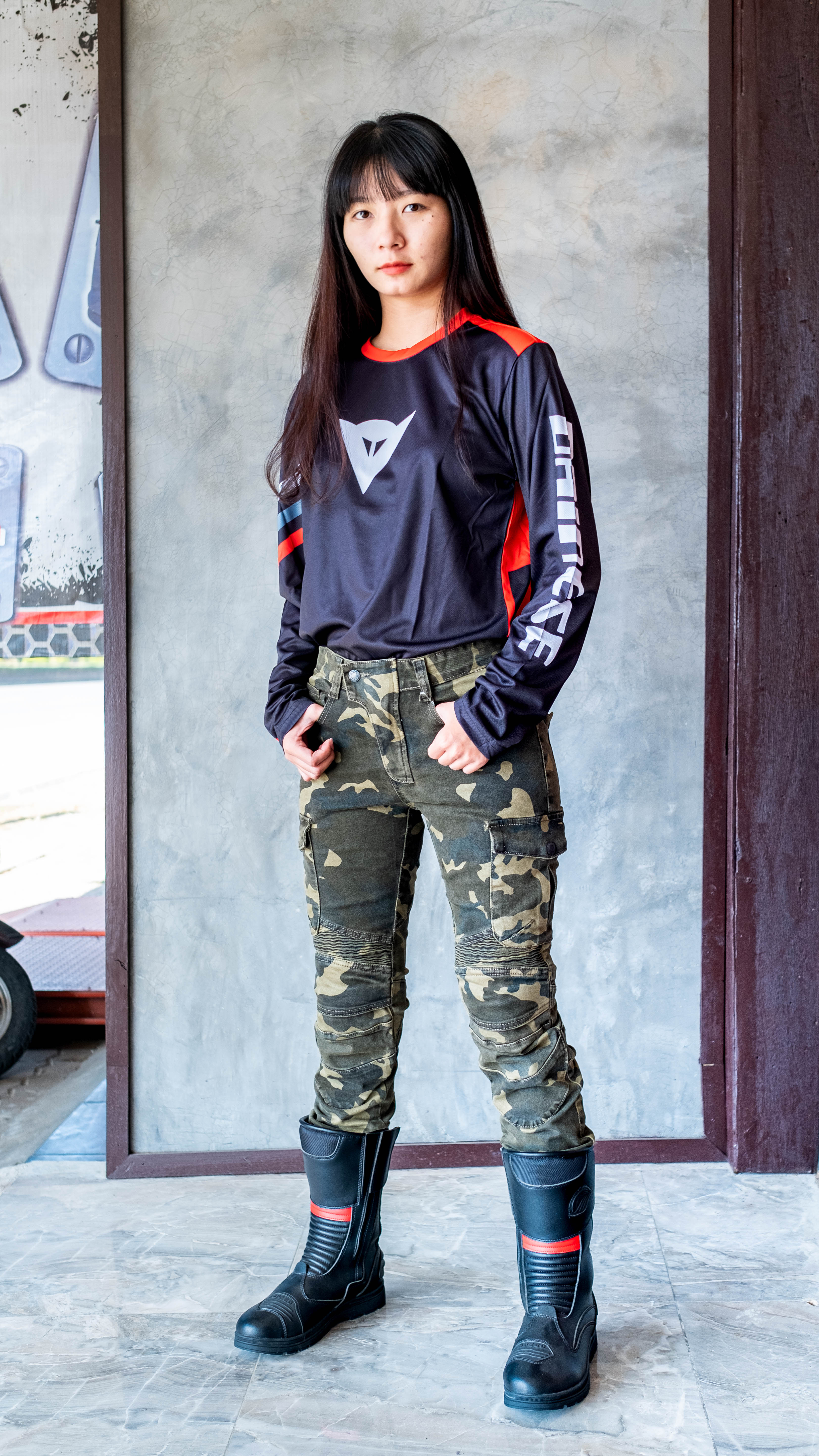 เสื้อยืดแขนยาว Dainese JT-527L เนื้อผ้าไมโคไฟเบอร์ มีประสิทธิภาพในการซับเหงื่อสูงแห้งเร็ว ระบายอากาศ