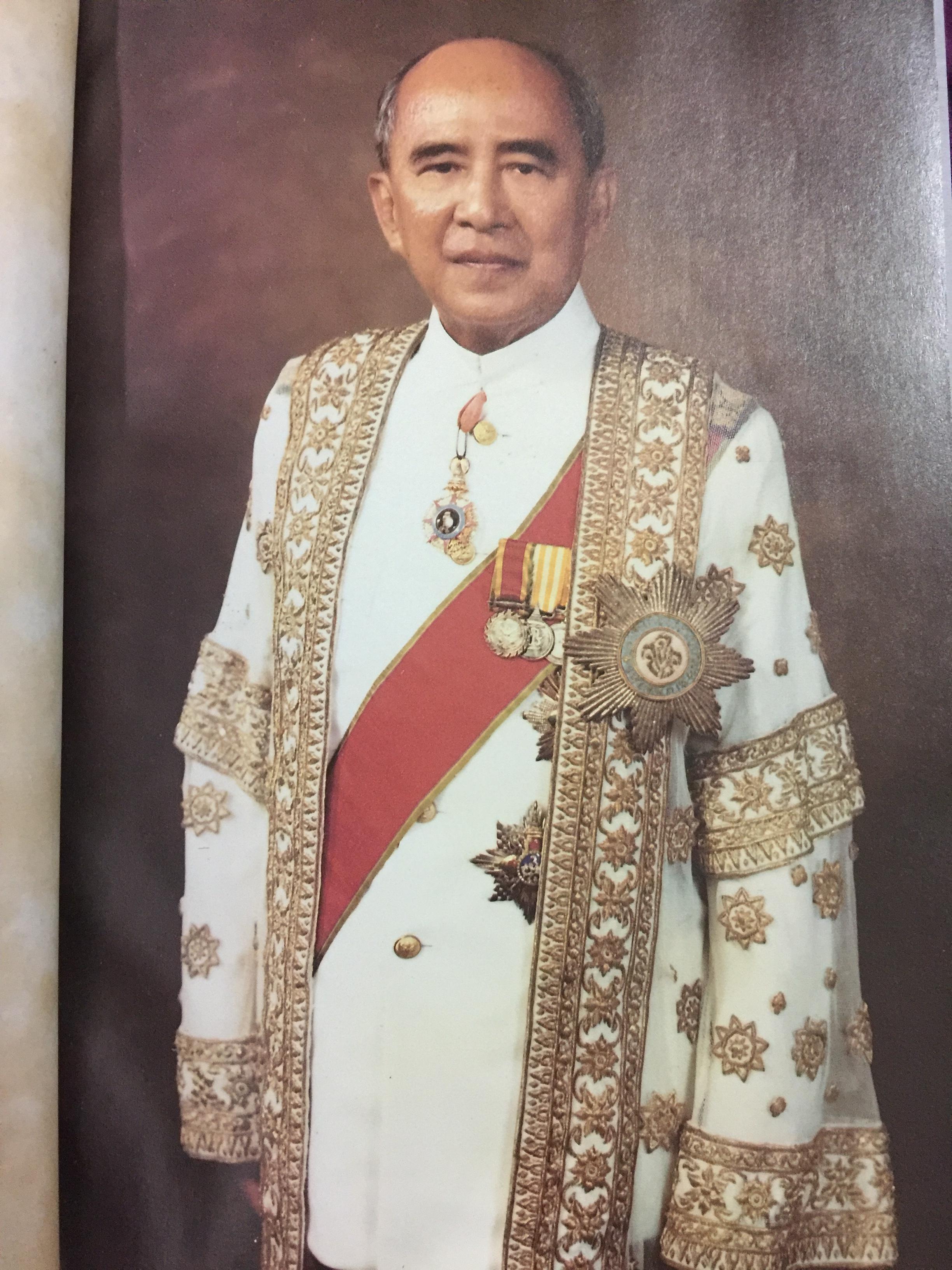 หนังสืออนุสรณ์งานพระราชทานเพลิงศพ ศาสตราจารย์ ดร.ก่อ สวัสดิ์พาณิชย์ 6 กก.
