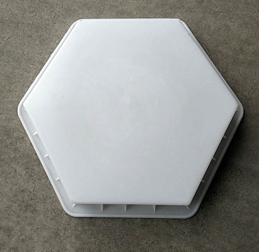 แม่พิมพ์บล็อคคอนกรีต ลาย 6 เหลี่ยม ขนาด 20x20x6 cm