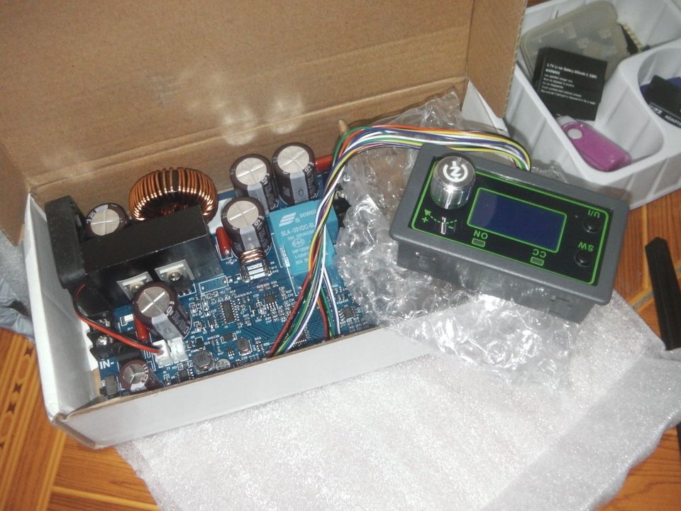 100V 1000W Dc Step-Down Mppt พาวเวอร์ซัพพลายชาร์จพลังงานแสงอาทิตย์