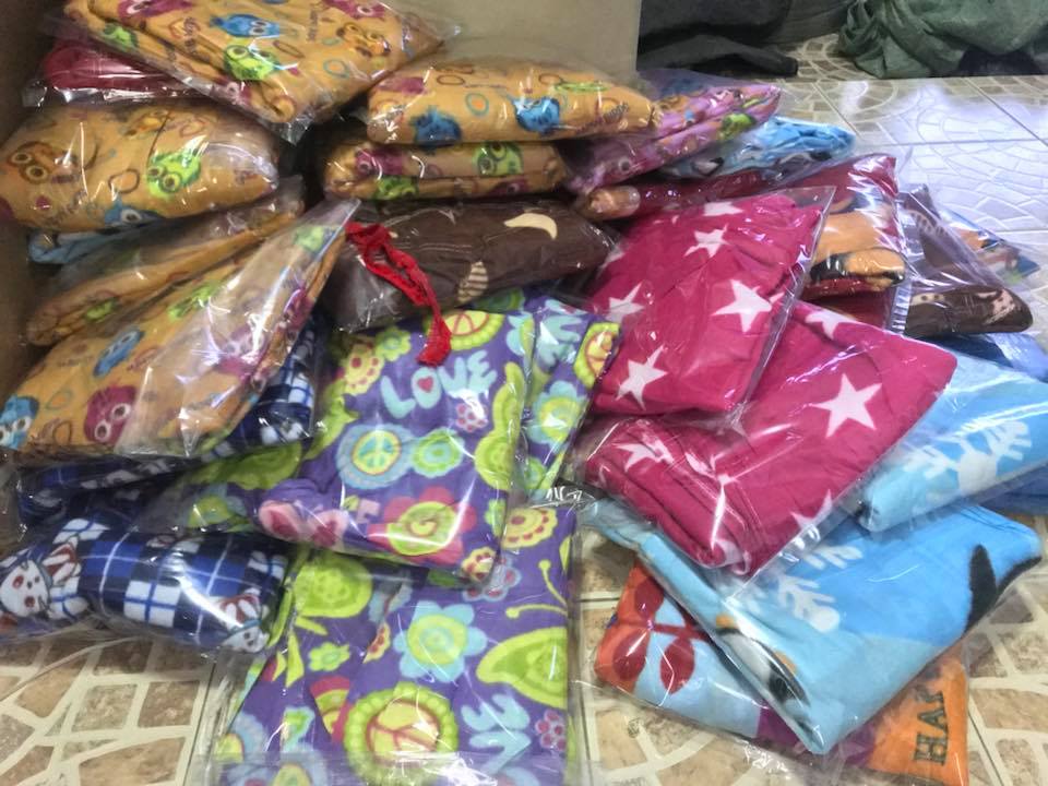 ผ้าห่มสำลียี่ห้อ4season 5 ฟุต ผืนละ 56 บ. ส่ง 120 ผืน ขึ้นไป