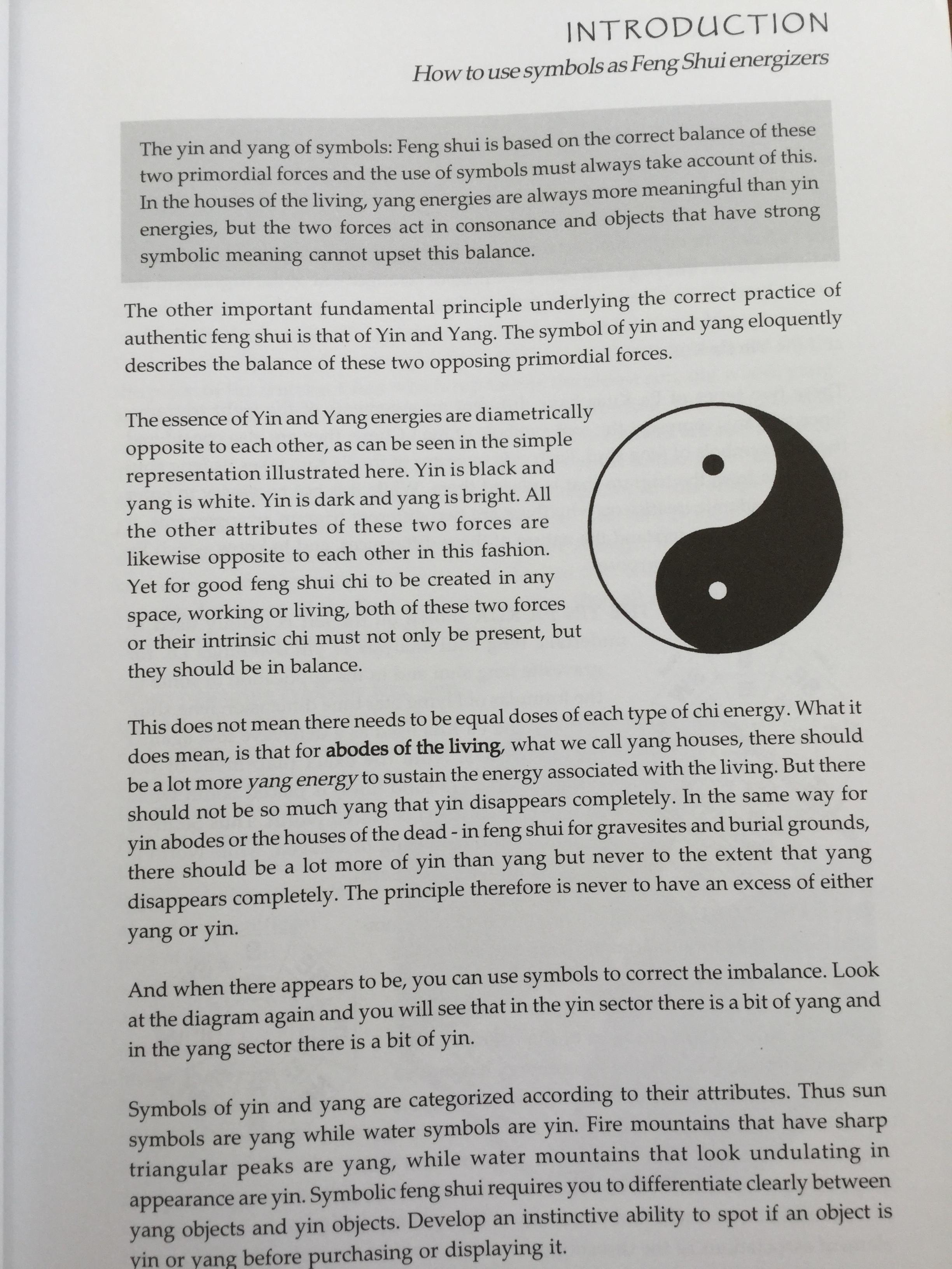Feng Shui. Symbols of Good Fortune Get to know all the symbols of protection & enhancement to add depth and powerful potency to your feng shui practice 0 กก.