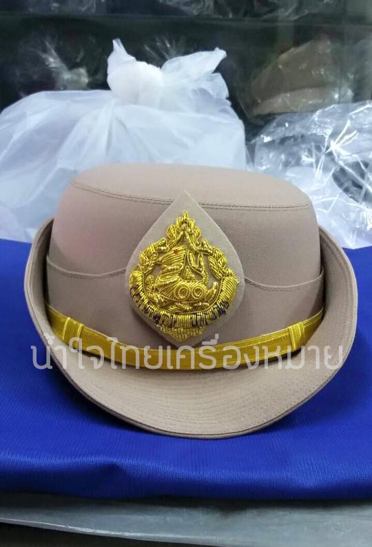 หมวกหม้อตาลหญิงสีกากี หน้าสิงห์