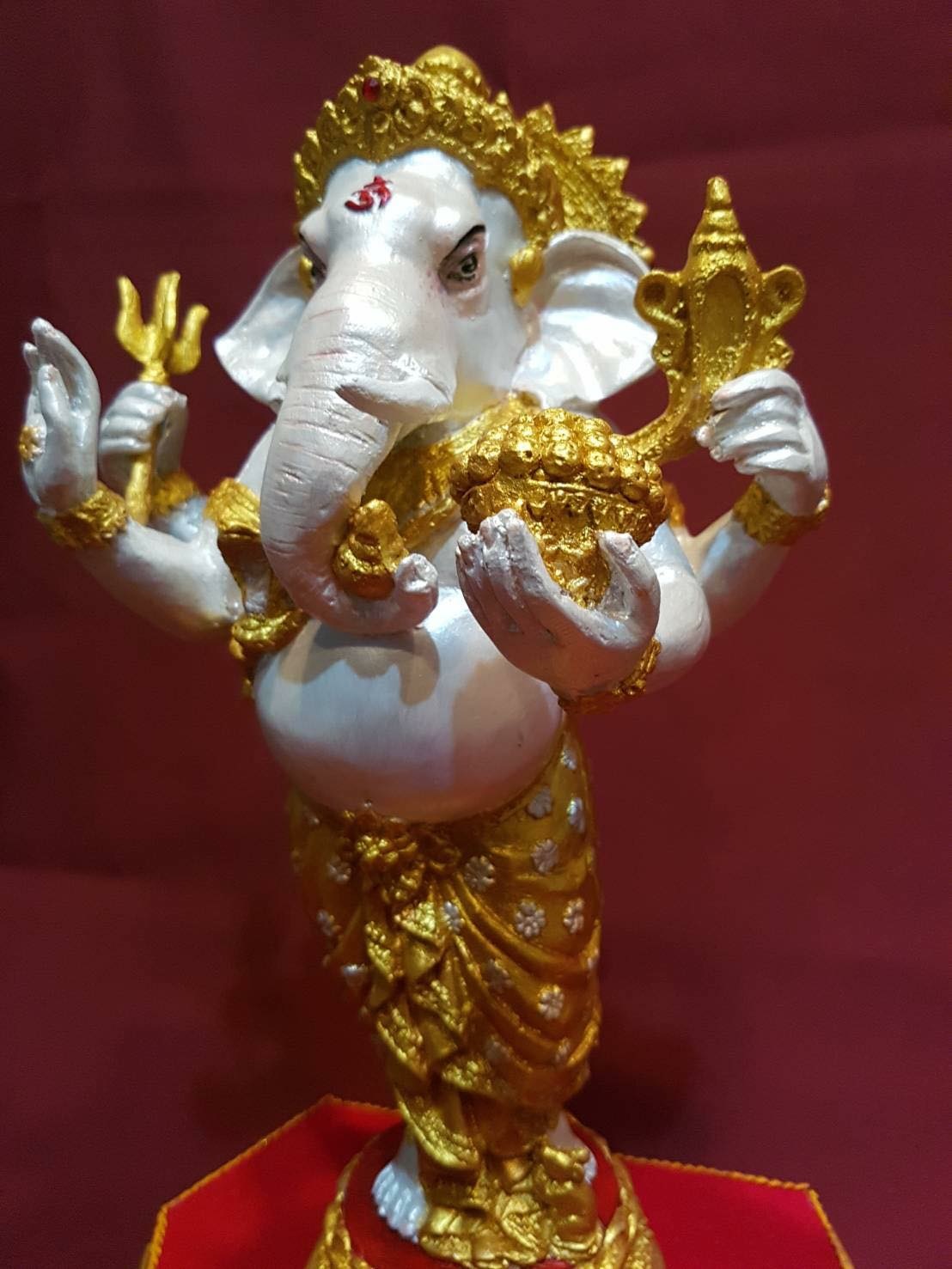 พระพิฆเนศ ปางร่ายรำ องค์สีขาวมุก