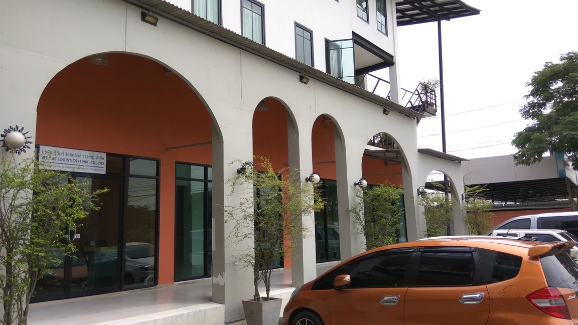 0295 สำนักงานให้เช่า 40-180 ตรม. Panini Plaza ติดถ. ลาดกระบัง ใกล้สนามบินสุวรรณภูมิ