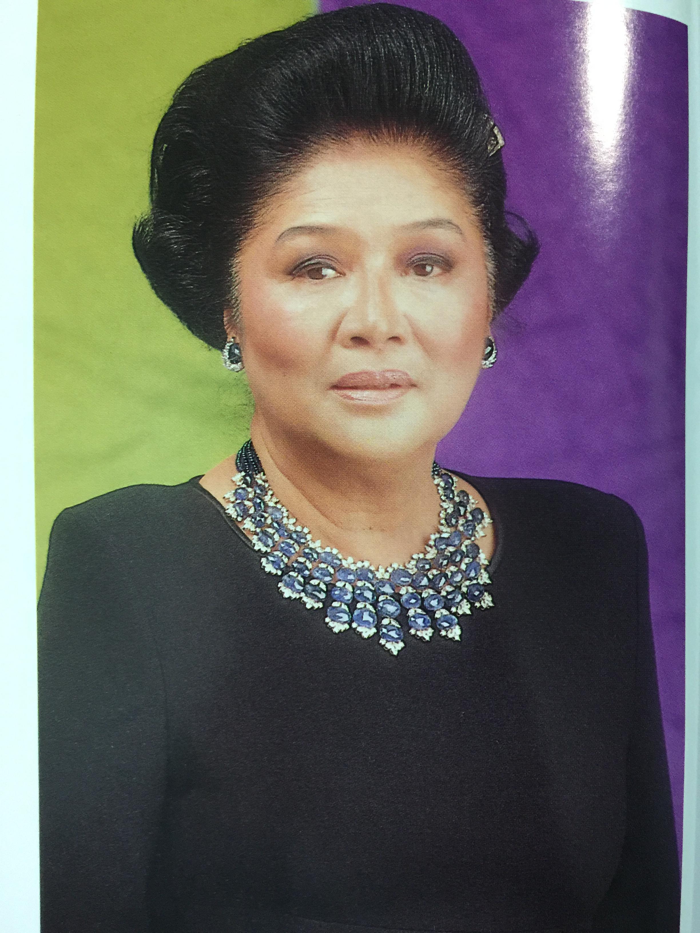 สู่ทำเนียบมาลากันยัง ชีวประวัติสตรีหมายเลขหนึ่งของฟิลิปปินส์ โดย มนันยา 3,300 กรัม