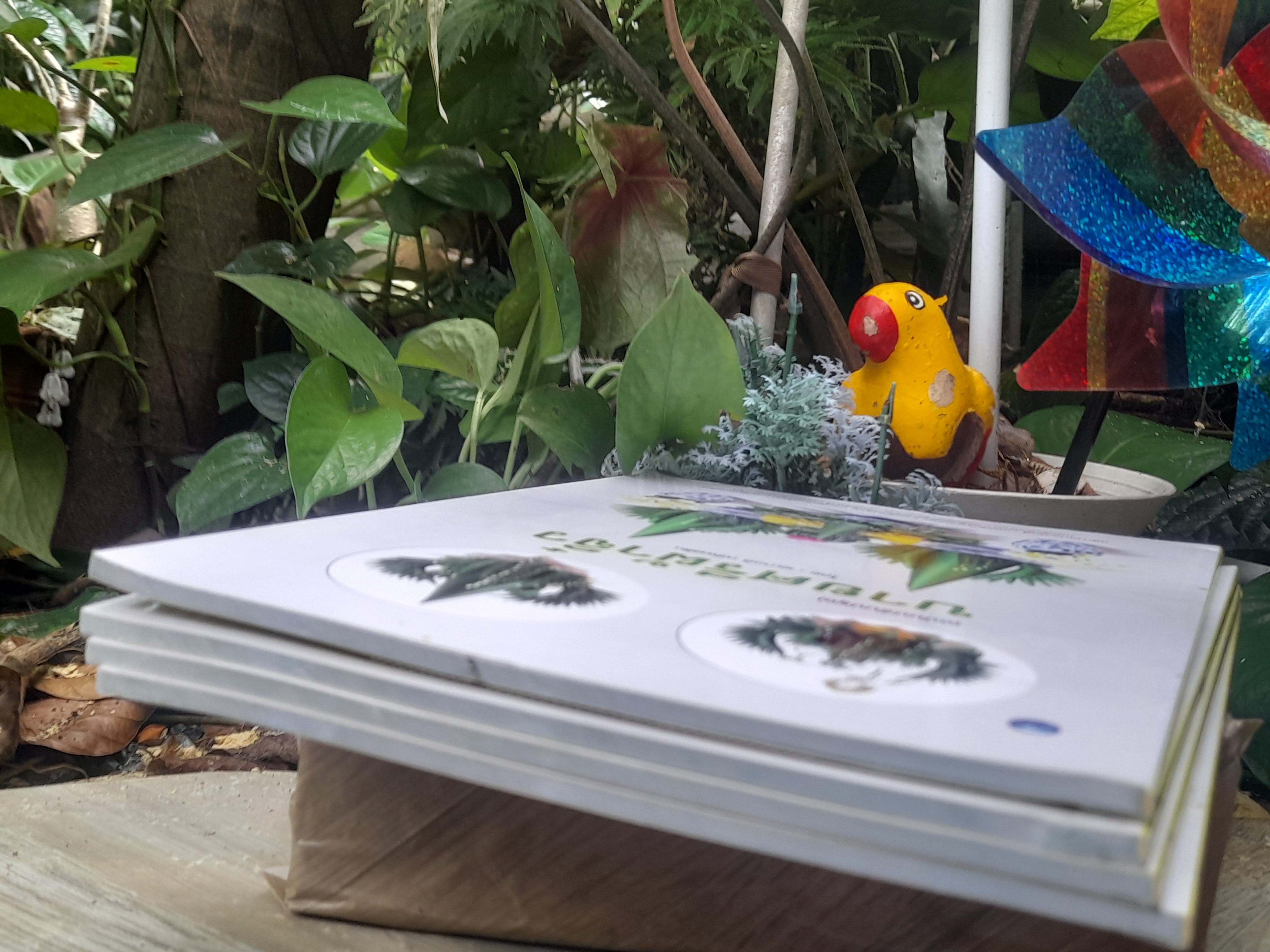 บายศรีผ้าจิ๋ว ฉบับปรับปรุง โดย อุมาวดี ทรัพย์สิน หนังสือมือหนึ่ง ภาพสีทั้งเล่มครับ