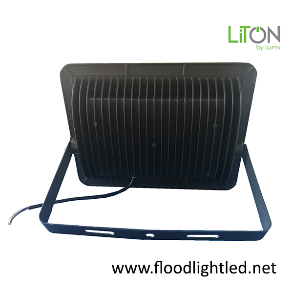 สปอร์ตไลท์ LED 100w รุ่น Curve ยี่ห้อ Liton by lumi (แสงขาว)