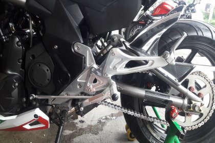 เกียร์โยง MOTH สีเงิน FOR KAWASAKI ER6N/NINJA650
