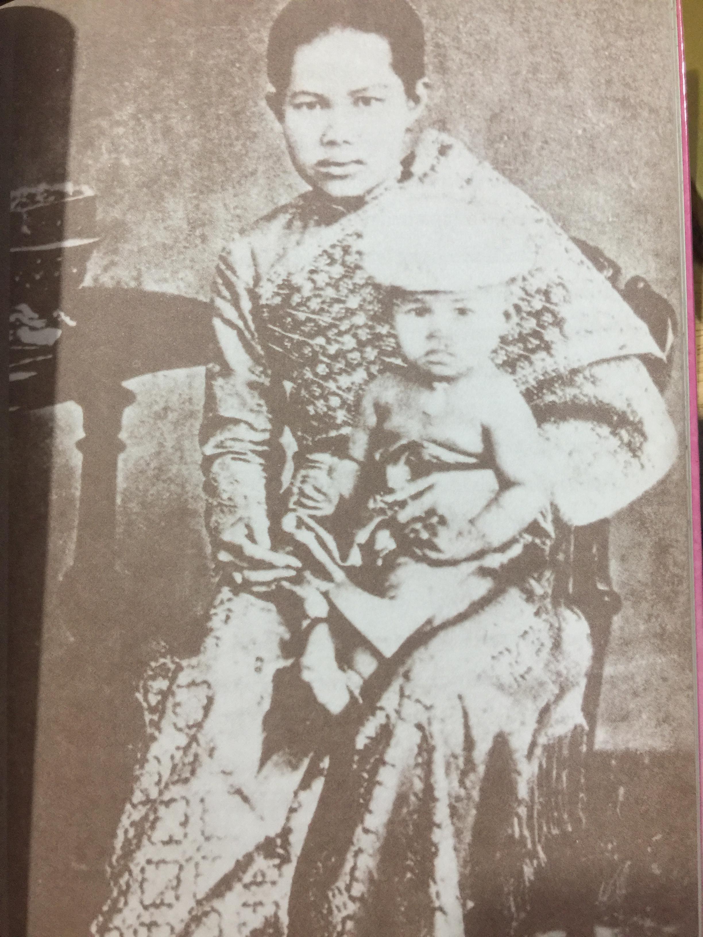 สมเด็จพระนางเจ้าสุนันทากุมารีรัตน์ พระบรมราชเทวี ย้อนอดีตบันทึกสีชมพู. สมเด็จพระนางเรือล่ม. โดย สุชาภา ผลชีวิน 0 กก.