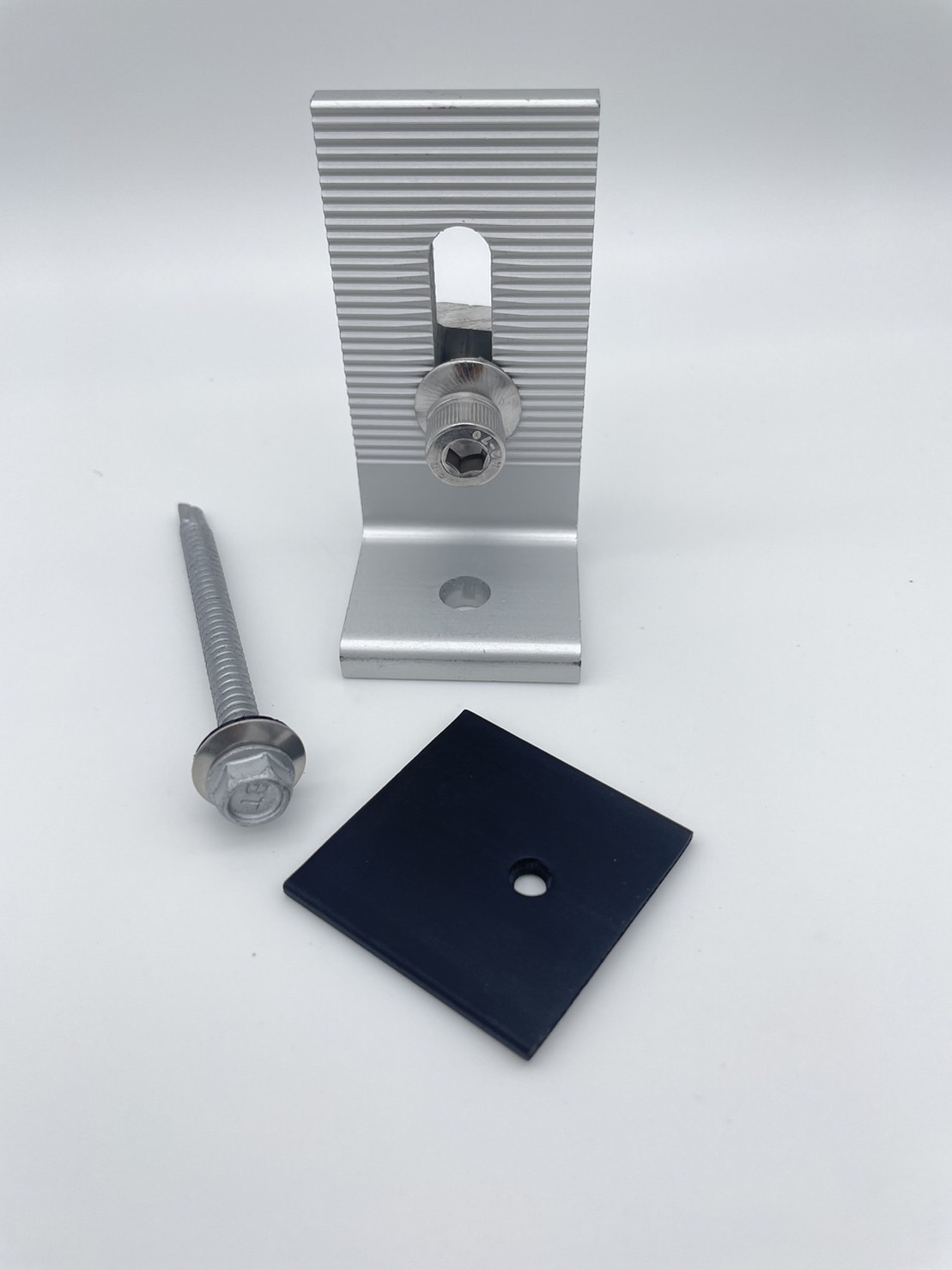 ตัวยึดแผงสำหรับหลังเมทัลชีท L-feet ( screw type)