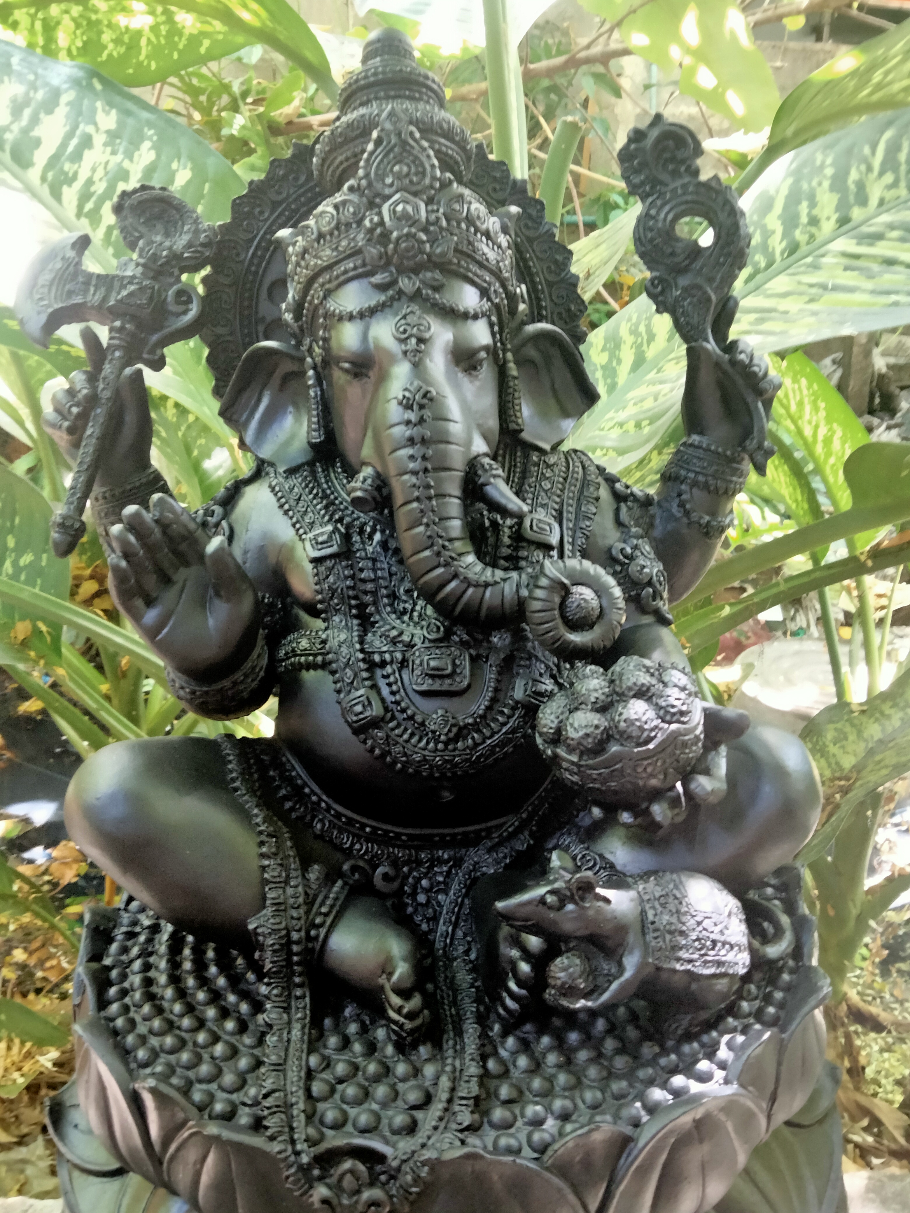 พระพิฆเนศองค์ดำ ราหู เหมาะสำหรับผู้เกิดวันพุธกลางคืนเป็นที่สุด....!!