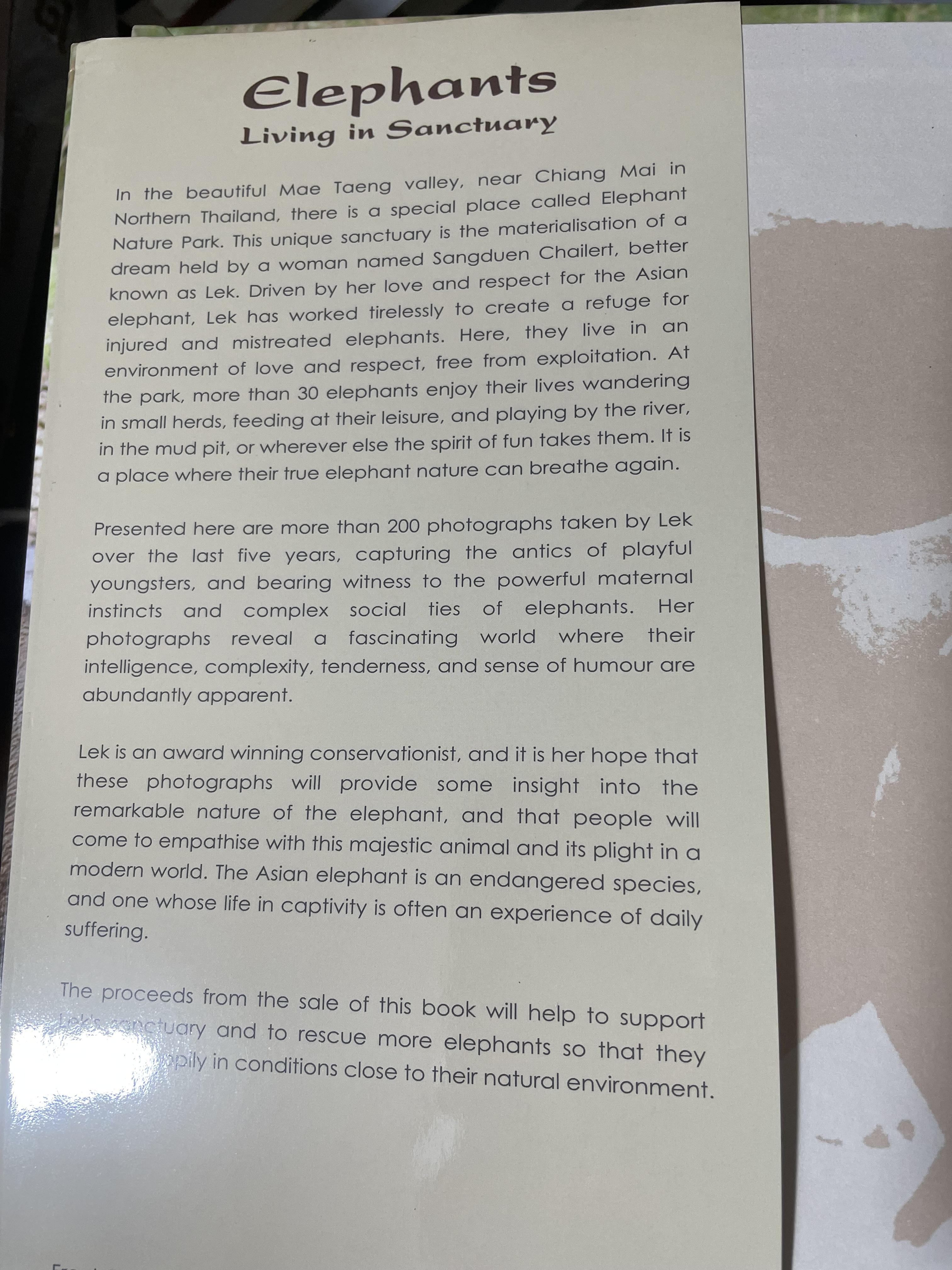 Elephants Living in Sanctuary 3 กก.