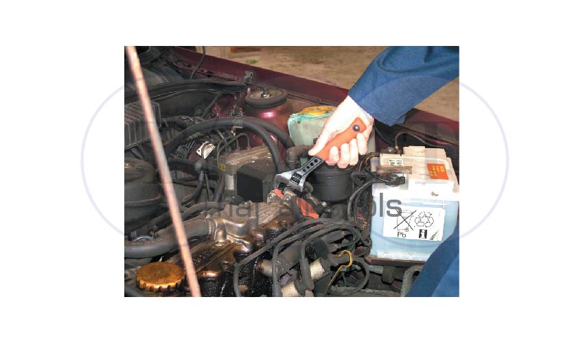 ประแจเลื่อนด้ามหุ้มยาง SOFT GRIP PHOSPHATE ADJUSTABLE WRENCH KENNEDY