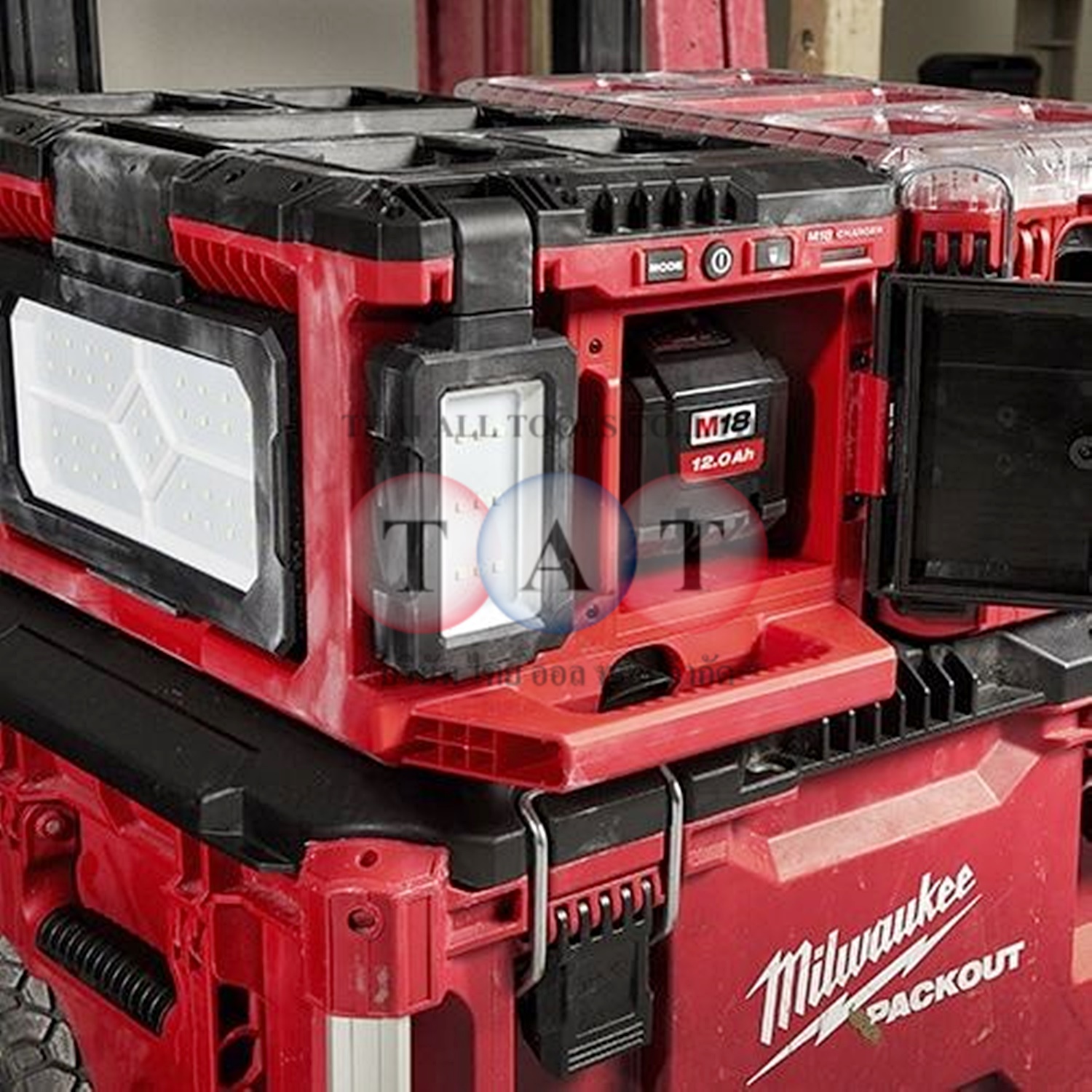 Milwaukee M18 POALC-0 ไฟสนามและแท่นชาร์จไร้สาย | สว่างจ้า ชาร์จไว ใช้งานยาวนาน