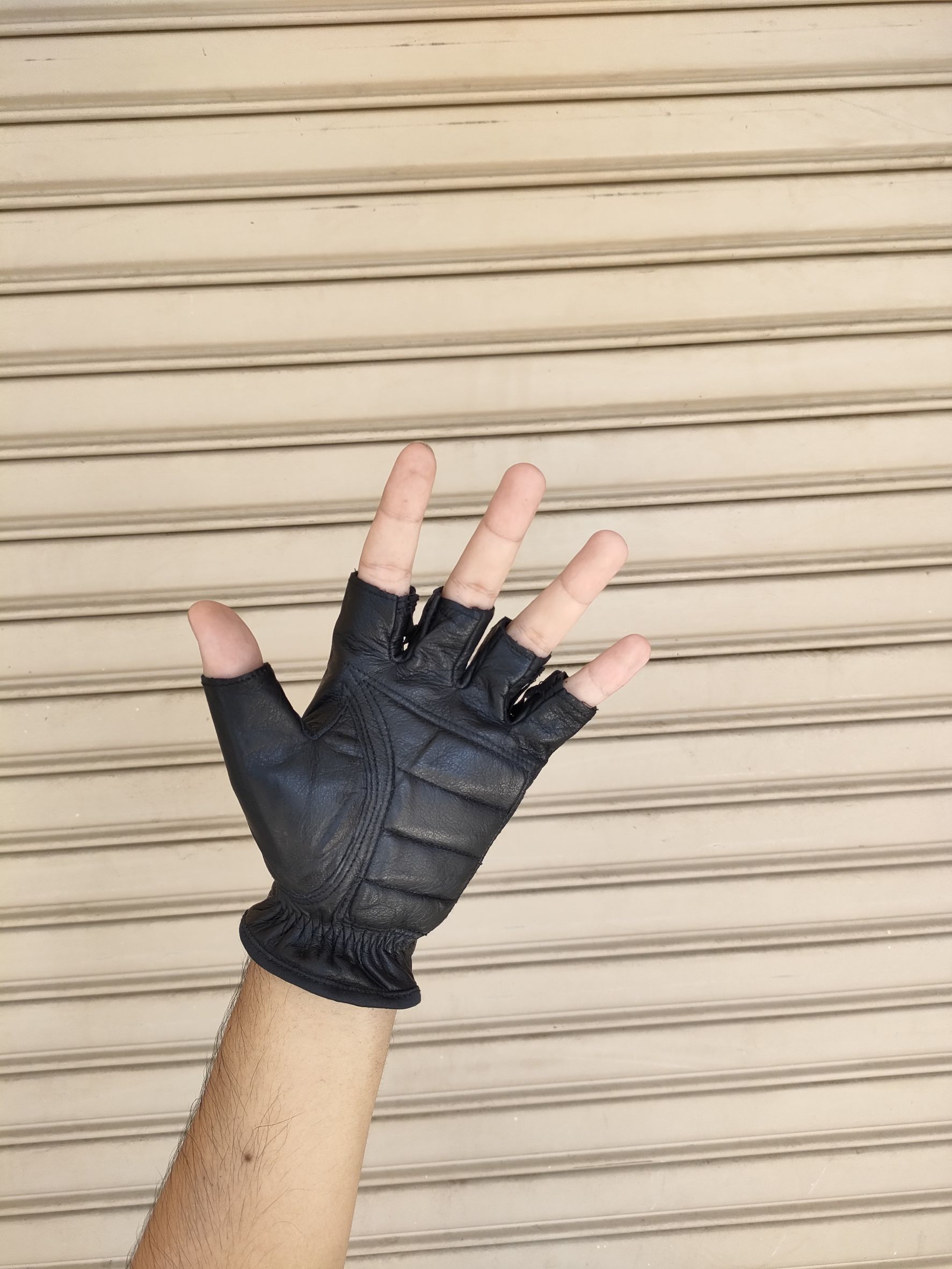 H-D ถุงมือหนังตัดนิ้ว