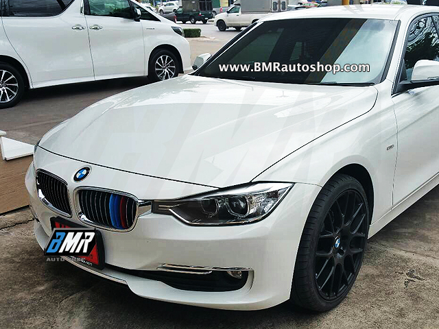 แถบสีพลาสติก M ติดกระจังหน้ารถ สำหรับ บีเอ็มดับเบิ้ลยู series3 F30