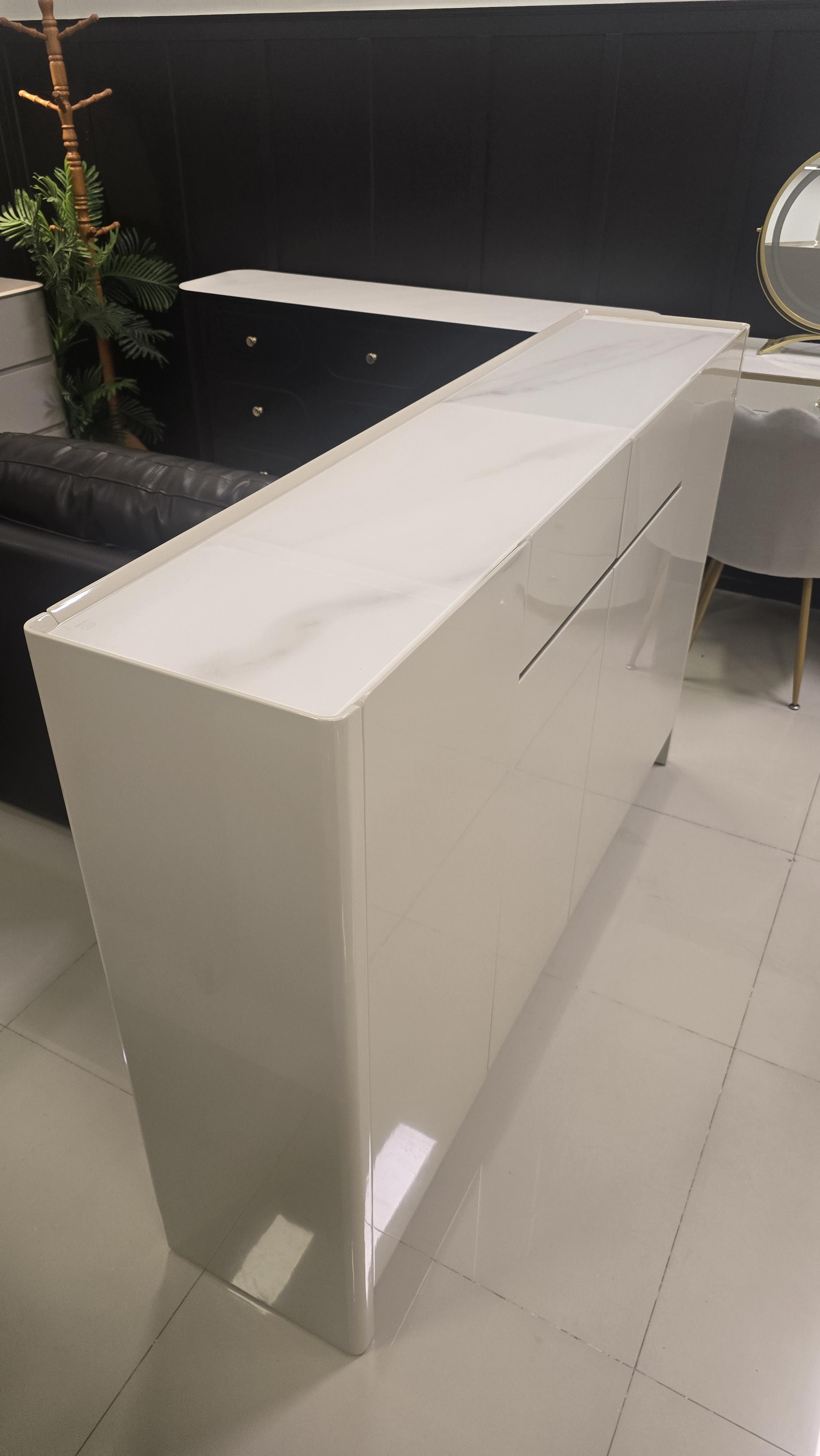 ตู้อเนกประสงค์ รุ่น Glowy MP 160 ซม.