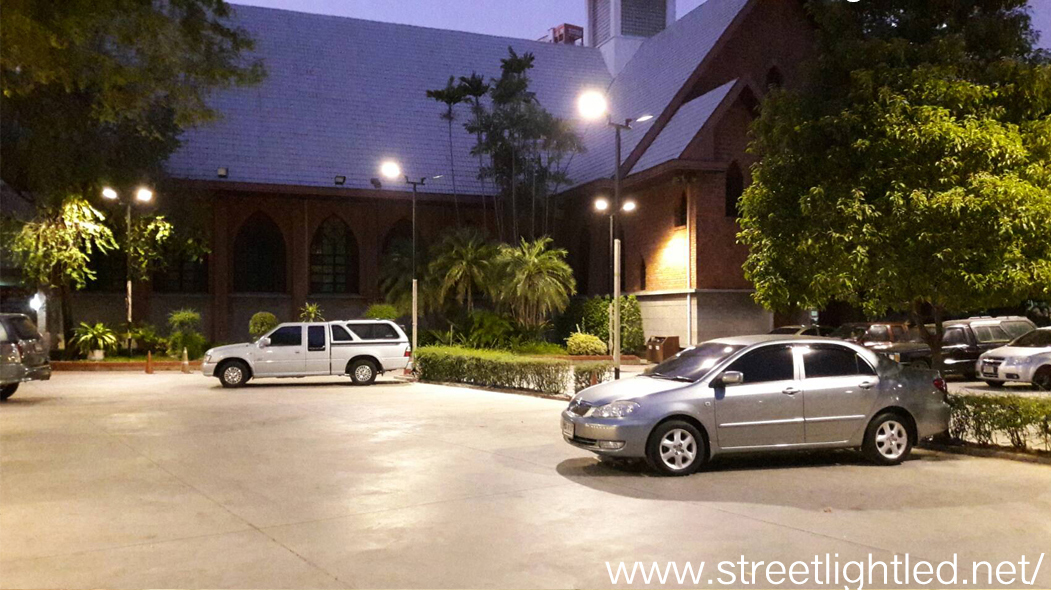 ผลงานติดตั้งเสาไฟถนน และ โคมไฟถนน เดือน มี.ค.60 (หน่วยงานวัดเซ็นต์หลุยส์ สาทร)