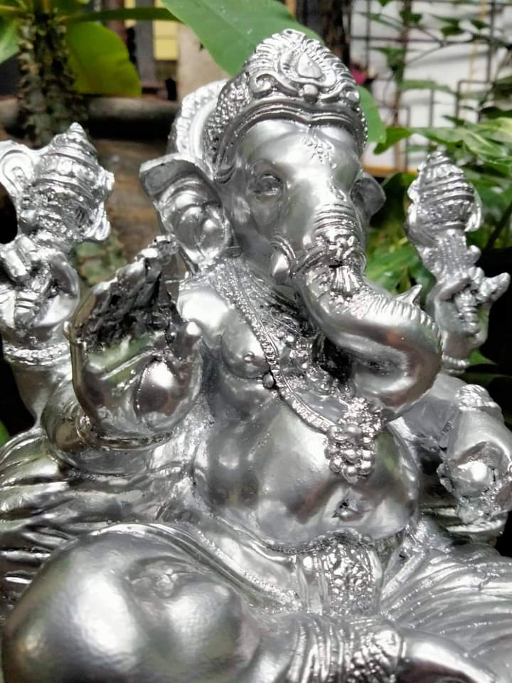 พระพิฆเนศ ปางนั่งบัลลังก์ ประทานพร อุดมสมบูรณ์ องค์สีเงิน สำเร็จทั้งทรัพย์และสมหวังในสิ่งที่ปรารถนา