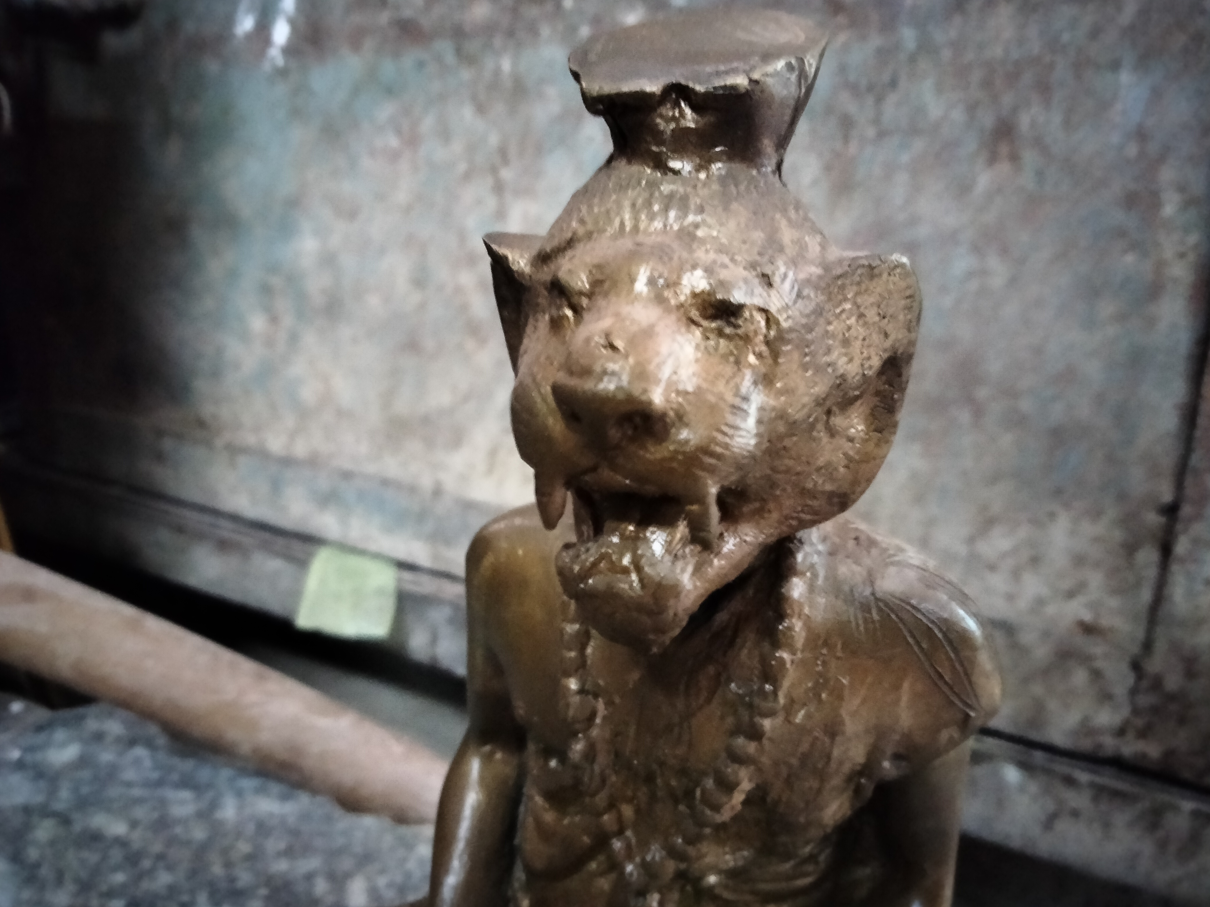 ปู่เจ้าสมิงพราย รูปหล่อทองเหลือง ปางนั่งขัดสมาธิ