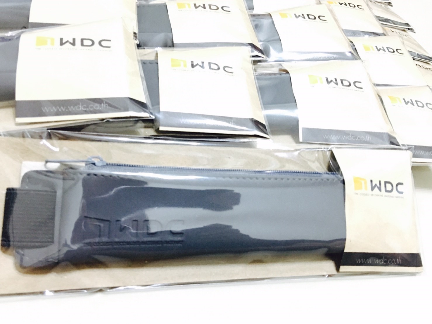 Pencil Bag Holder ที่ใส่ดินสอปากกา หนังเทียมพรีเมี่ยมเกรด ของพรีเมี่ยม ของที่ระลึก ของขวัญ ตอบโจทย์ทุกความต้องการ